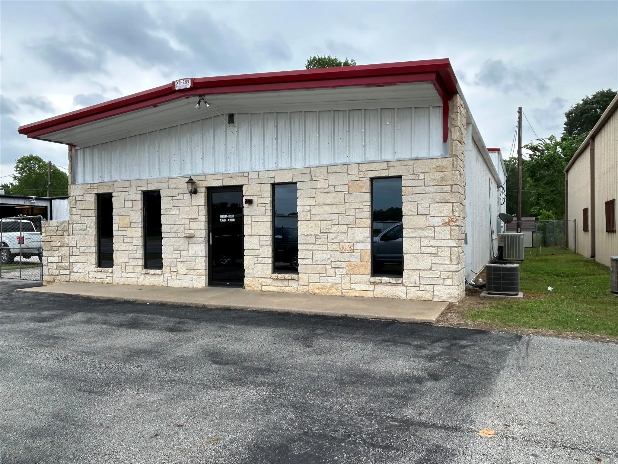 Warehouse For Rent in Anderson County , 5424 W Oak Street, Palestine, Texas 75801, 0, 0, Garage spaces, 0 Sqft, built in 1982, Preowned, mls#20610676, Real Estate Agent in Palestine, Homes For Rent in Anderson county, Homes For Rent in Palestine, Realtor in Palestine Texas, Real Estate Brokerage Independent Realty Texas, Luminita Cordes Realtor