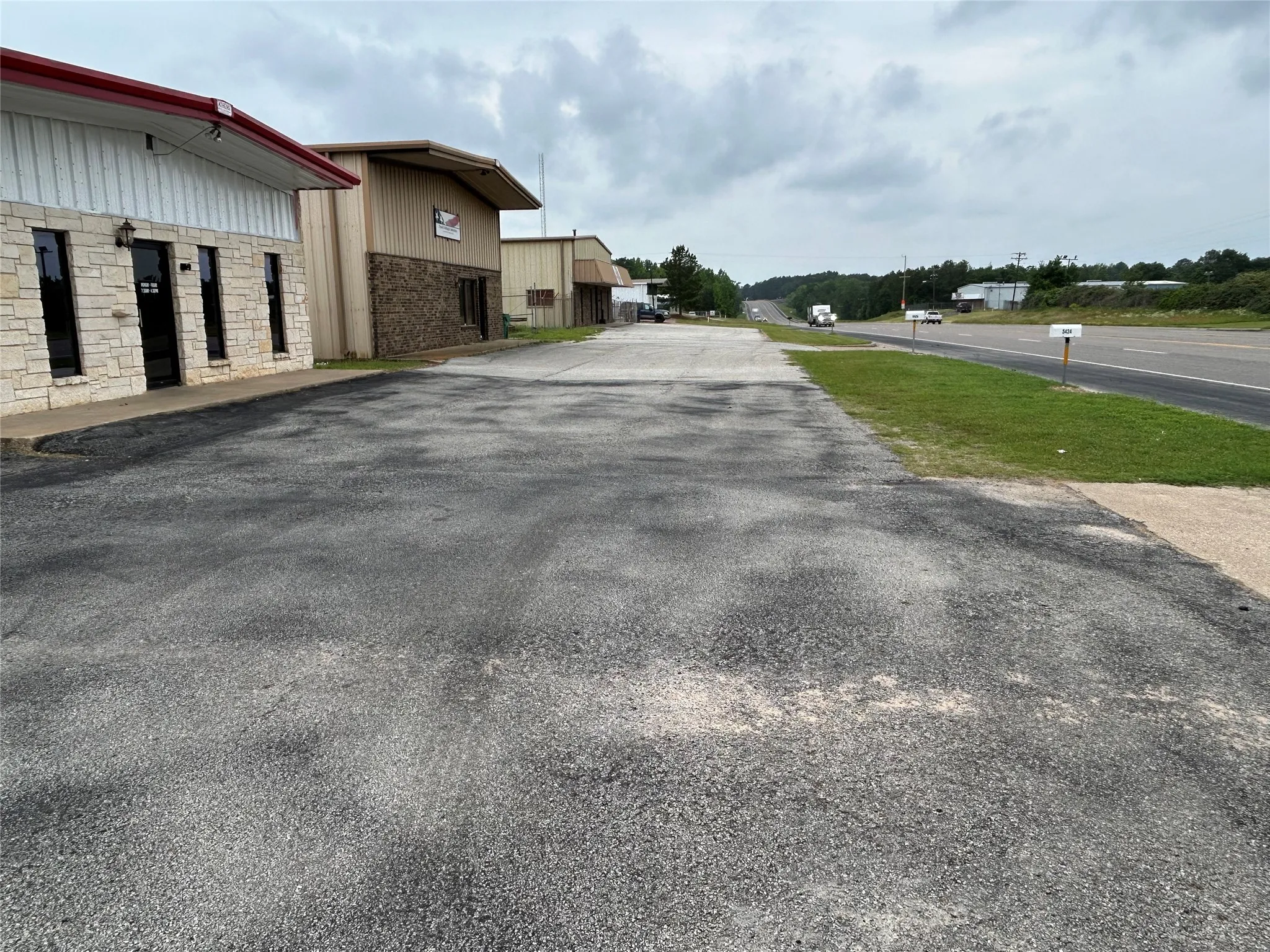 Warehouse For Rent in Anderson County , 5424 W Oak Street, Palestine, Texas 75801, 0, 0, Garage spaces, 0 Sqft, built in 1982, Preowned, mls#20610676, Real Estate Agent in Palestine, Homes For Rent in Anderson county, Homes For Rent in Palestine, Realtor in Palestine Texas, Real Estate Brokerage Independent Realty Texas, Luminita Cordes Realtor