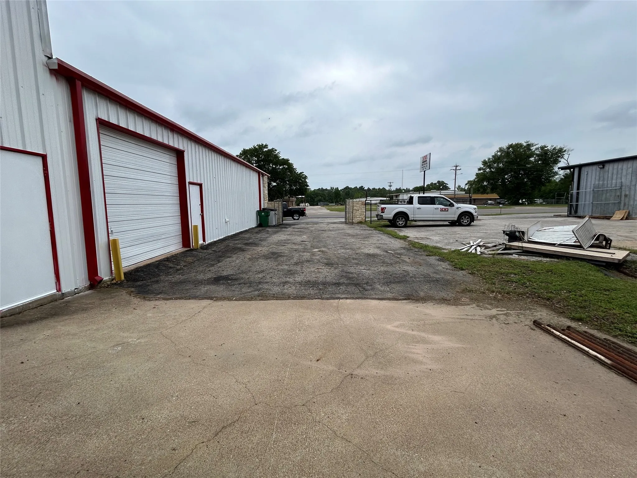 Warehouse For Rent in Anderson County , 5424 W Oak Street, Palestine, Texas 75801, 0, 0, Garage spaces, 0 Sqft, built in 1982, Preowned, mls#20610676, Real Estate Agent in Palestine, Homes For Rent in Anderson county, Homes For Rent in Palestine, Realtor in Palestine Texas, Real Estate Brokerage Independent Realty Texas, Luminita Cordes Realtor