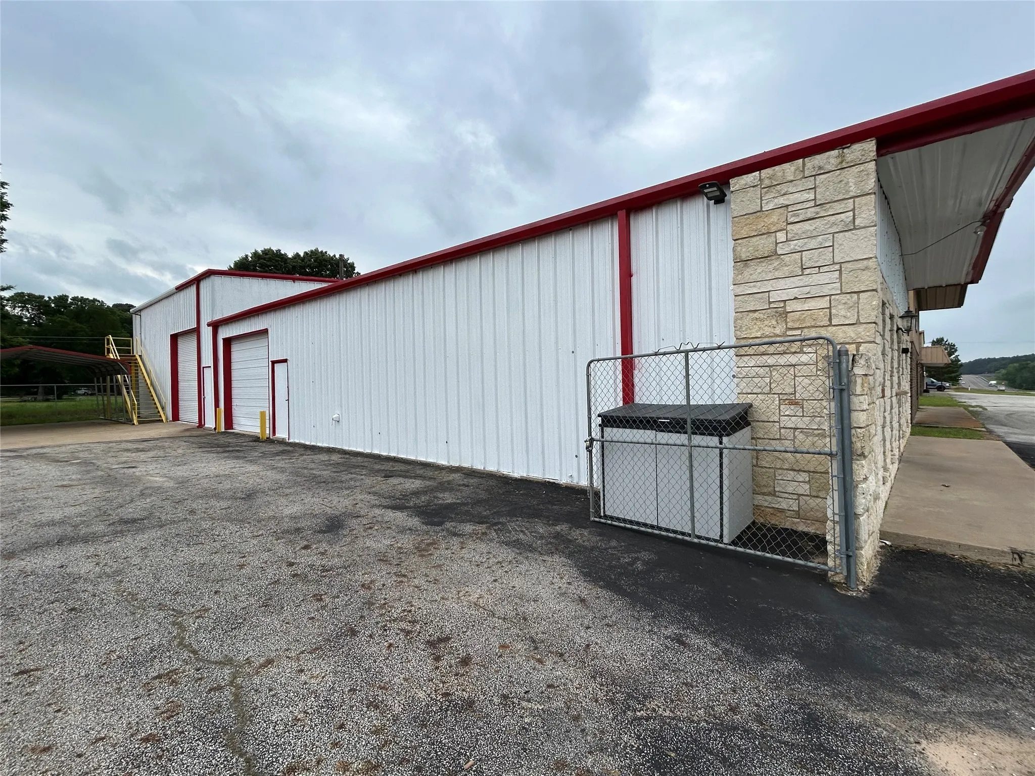 Warehouse For Rent in Anderson County , 5424 W Oak Street, Palestine, Texas 75801, 0, 0, Garage spaces, 0 Sqft, built in 1982, Preowned, mls#20610676, Real Estate Agent in Palestine, Homes For Rent in Anderson county, Homes For Rent in Palestine, Realtor in Palestine Texas, Real Estate Brokerage Independent Realty Texas, Luminita Cordes Realtor