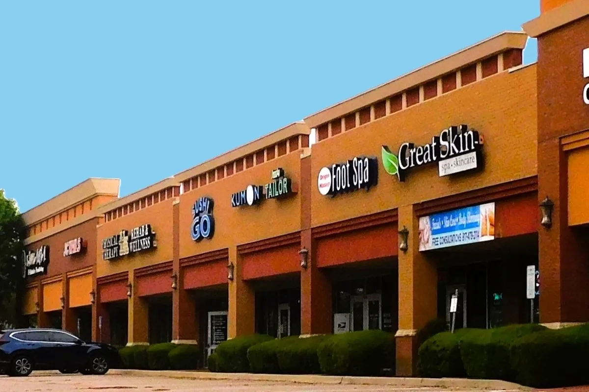 Retail For Rent in Tarrant County , 3851 SW Green Oaks, Arlington, Texas 76017, 0, 0, Garage spaces, 0 Sqft, built in 2003, Preowned, mls#20618151, Real Estate Agent in Arlington, Homes For Rent in Tarrant county, Homes For Rent in Arlington, Realtor in Arlington Texas, Real Estate Brokerage Independent Realty Texas, Luminita Cordes Realtor