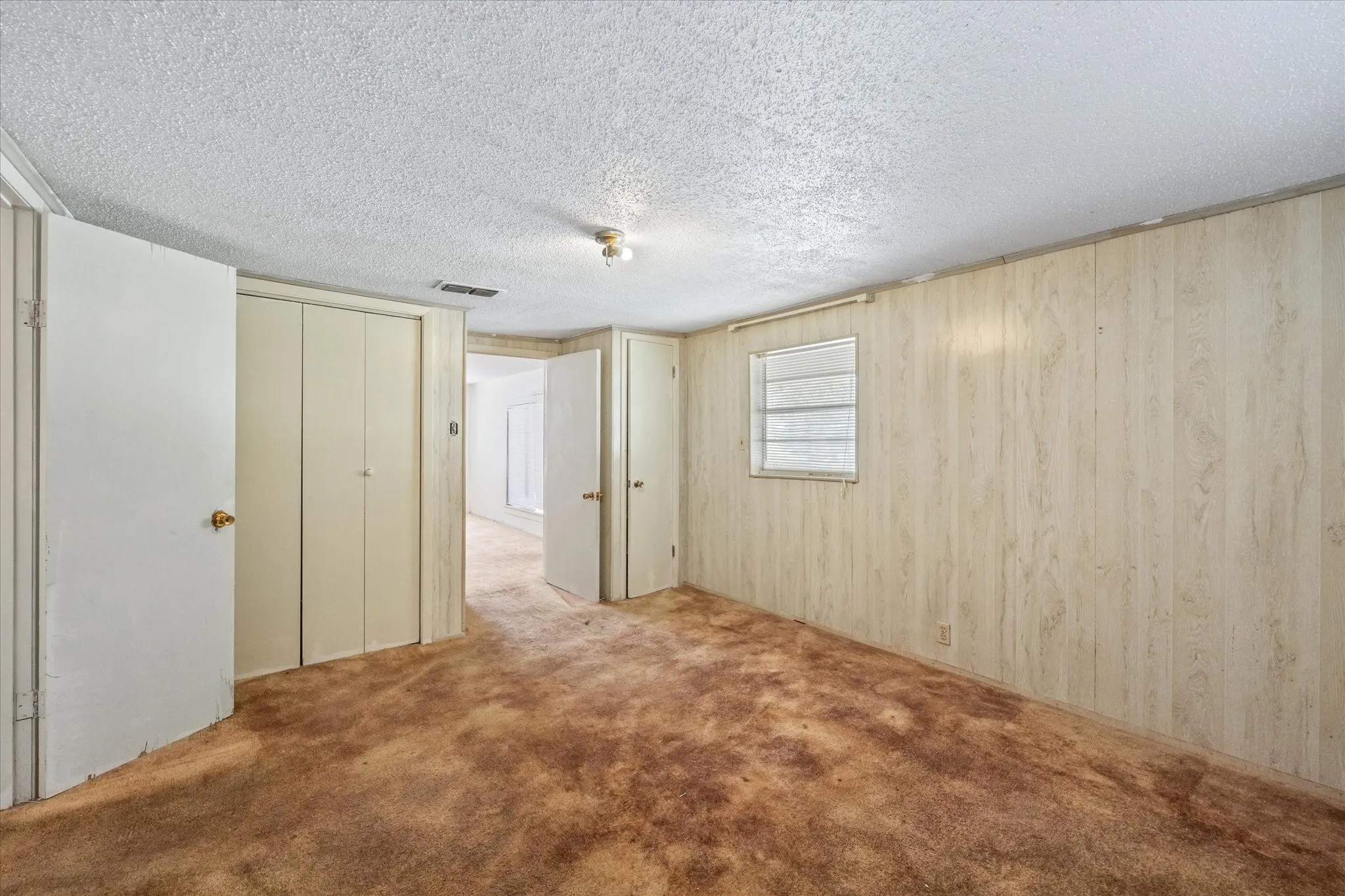 Single Family Residence For Sale in Eastland County , 720 N Seaman Street, Eastland, Texas 76448, 3 Bedroom, 2 Bathroom, 2 Garage spaces, 1,353 Sqft, built in 1950, Preowned, mls#20618392, Real Estate Agent in Eastland, Homes For Sale in Eastland county, Homes For Sale in Eastland, Realtor in Eastland Texas, Real Estate Brokerage Independent Realty Texas, Luminita Cordes Realtor