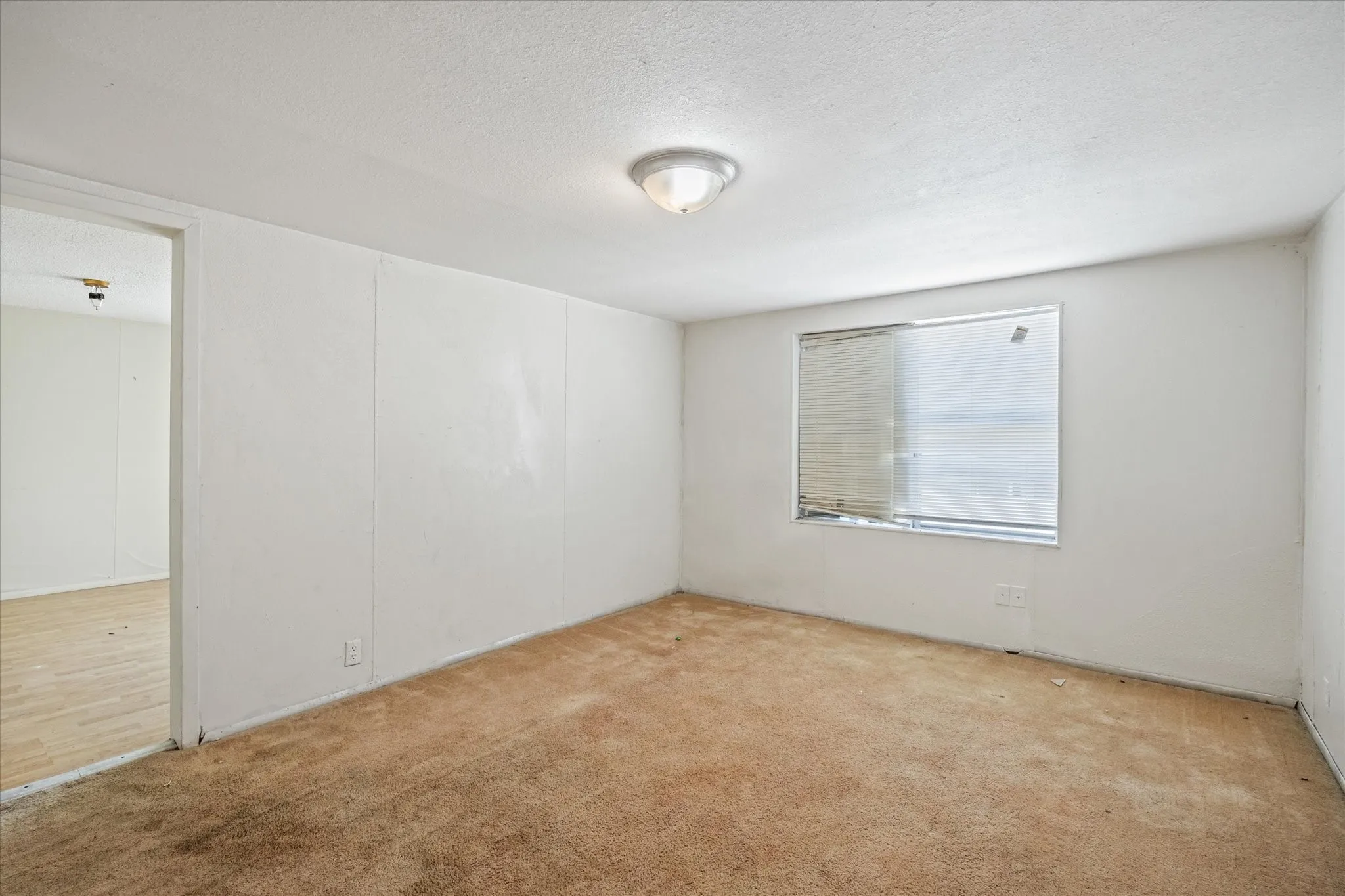Single Family Residence For Sale in Eastland County , 720 N Seaman Street, Eastland, Texas 76448, 3 Bedroom, 2 Bathroom, 2 Garage spaces, 1,353 Sqft, built in 1950, Preowned, mls#20618392, Real Estate Agent in Eastland, Homes For Sale in Eastland county, Homes For Sale in Eastland, Realtor in Eastland Texas, Real Estate Brokerage Independent Realty Texas, Luminita Cordes Realtor