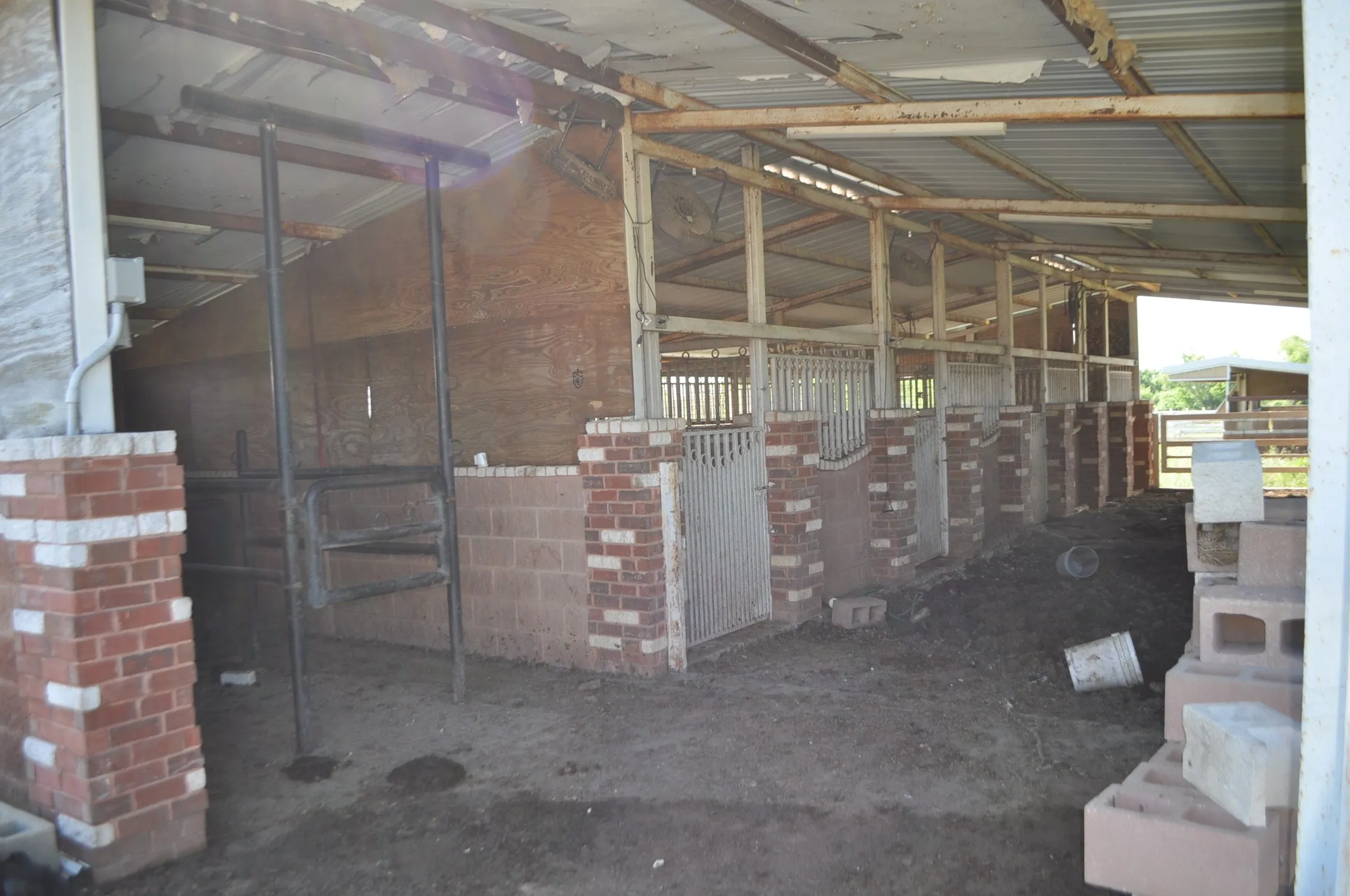 Misc room featuring vaulted ceiling
