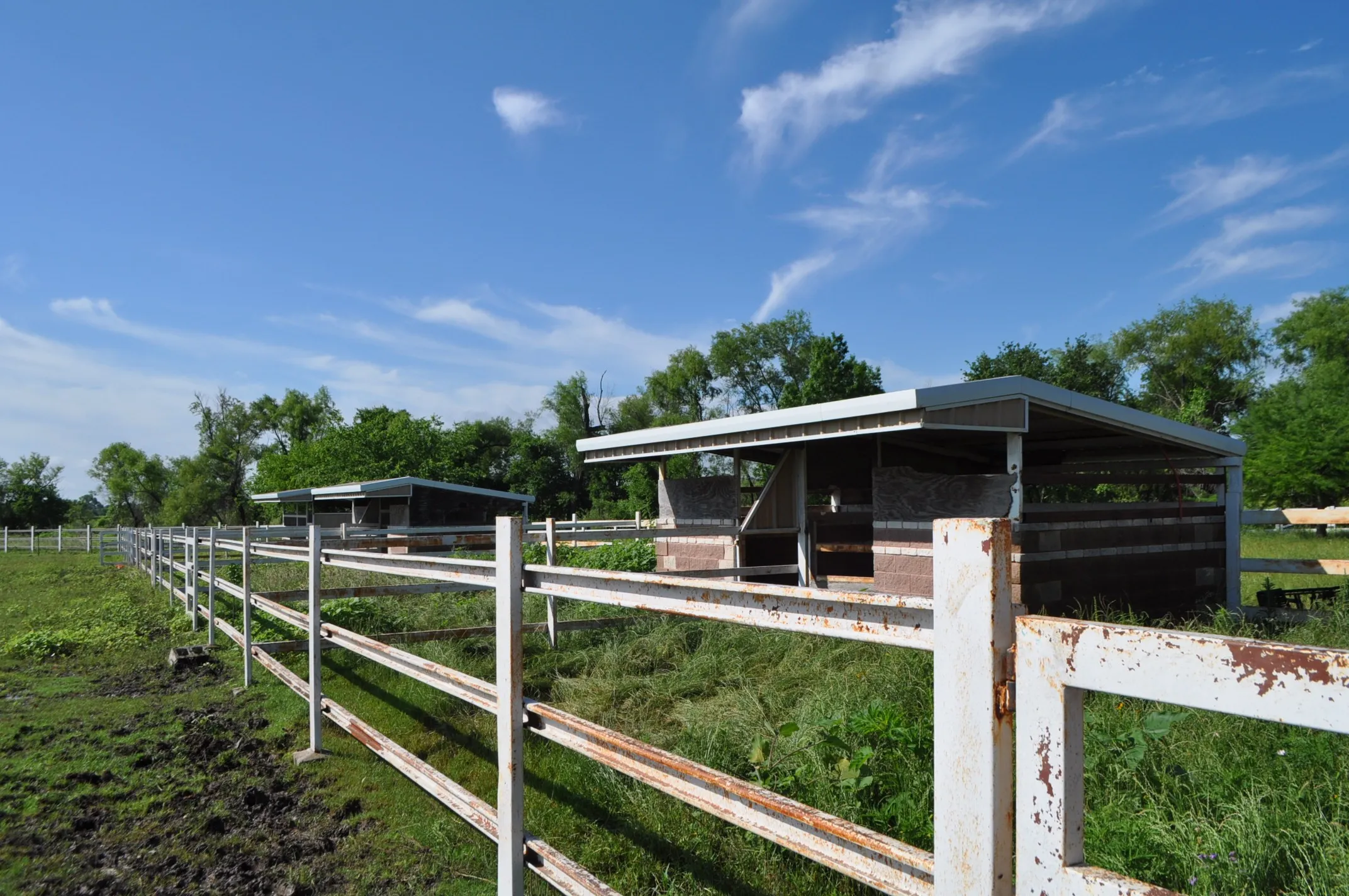 View of yard featuring an outdoor structure and a rural view