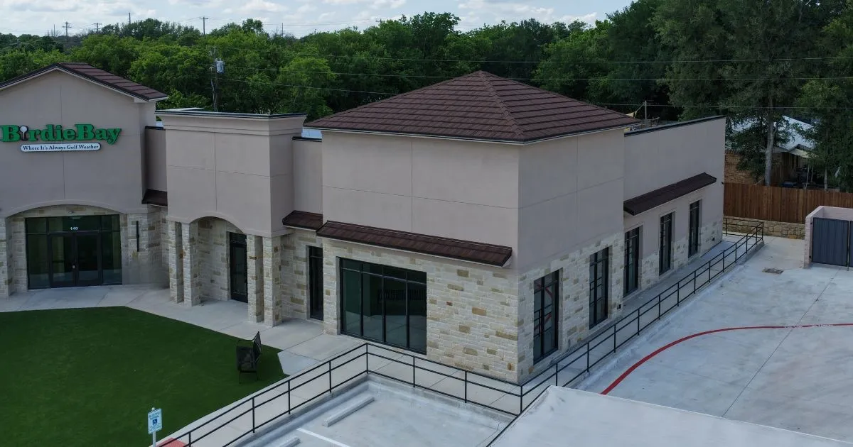 3600 SF endcap, new building ready for new tenanat