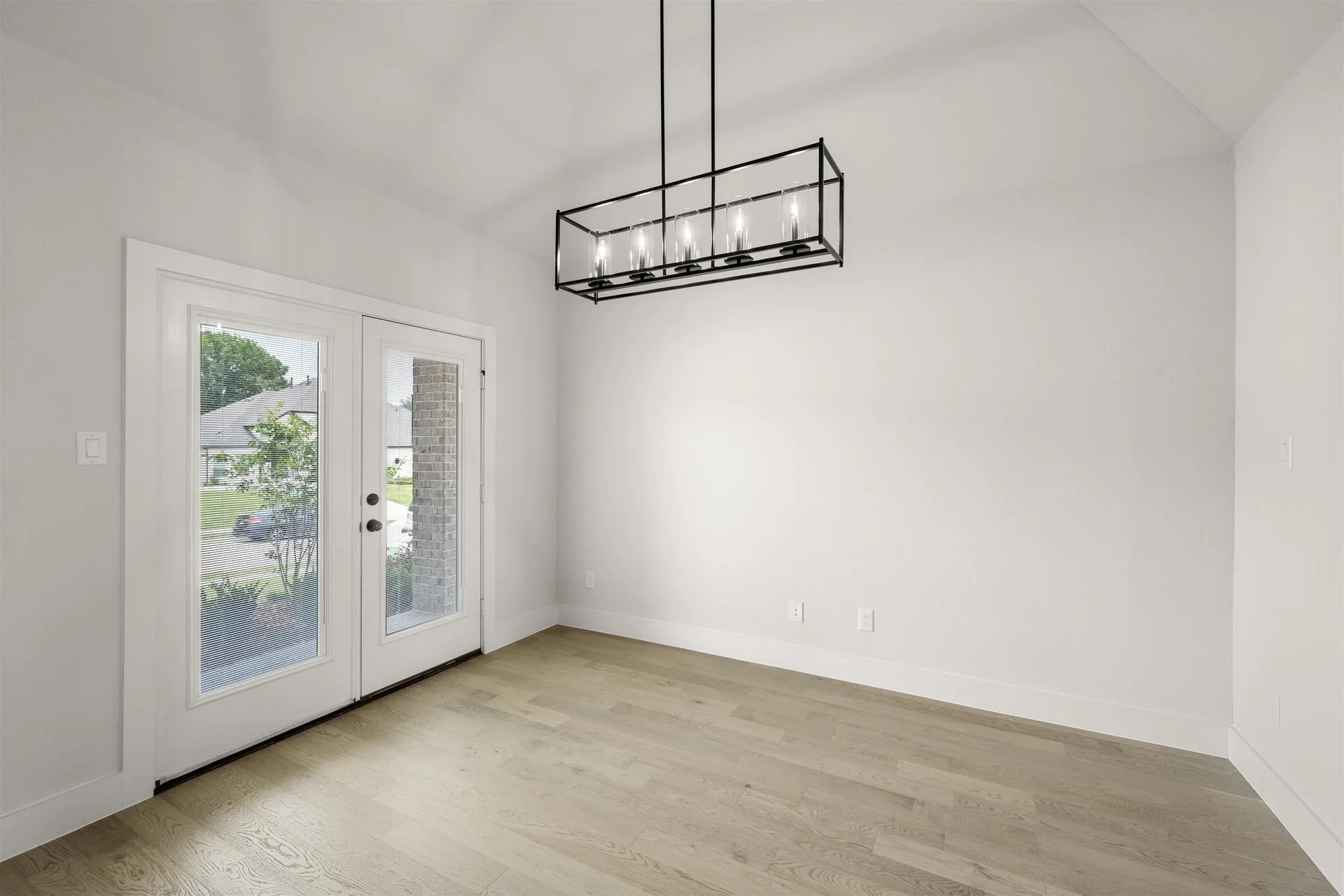Single Family Residence For Sale in Dallas County , 1128 Willow Lake Drive, De Soto, Texas 75115, 5 Bedrooms, 4 Bathrooms, 2 Garage spaces, 2,728 Sqft, built in 2024, New Construction - Complete, Price $594,013, mls#20626576, Real Estate Agent in De Soto, Homes For Sale in Dallas county, Homes For Sale in De Soto, Realtor in De Soto Texas, Real Estate Brokerage Independent Realty Texas, Luminita Cordes Realtor