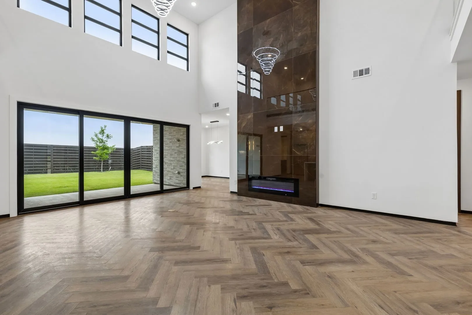 Floor-to-ceiling fireplace