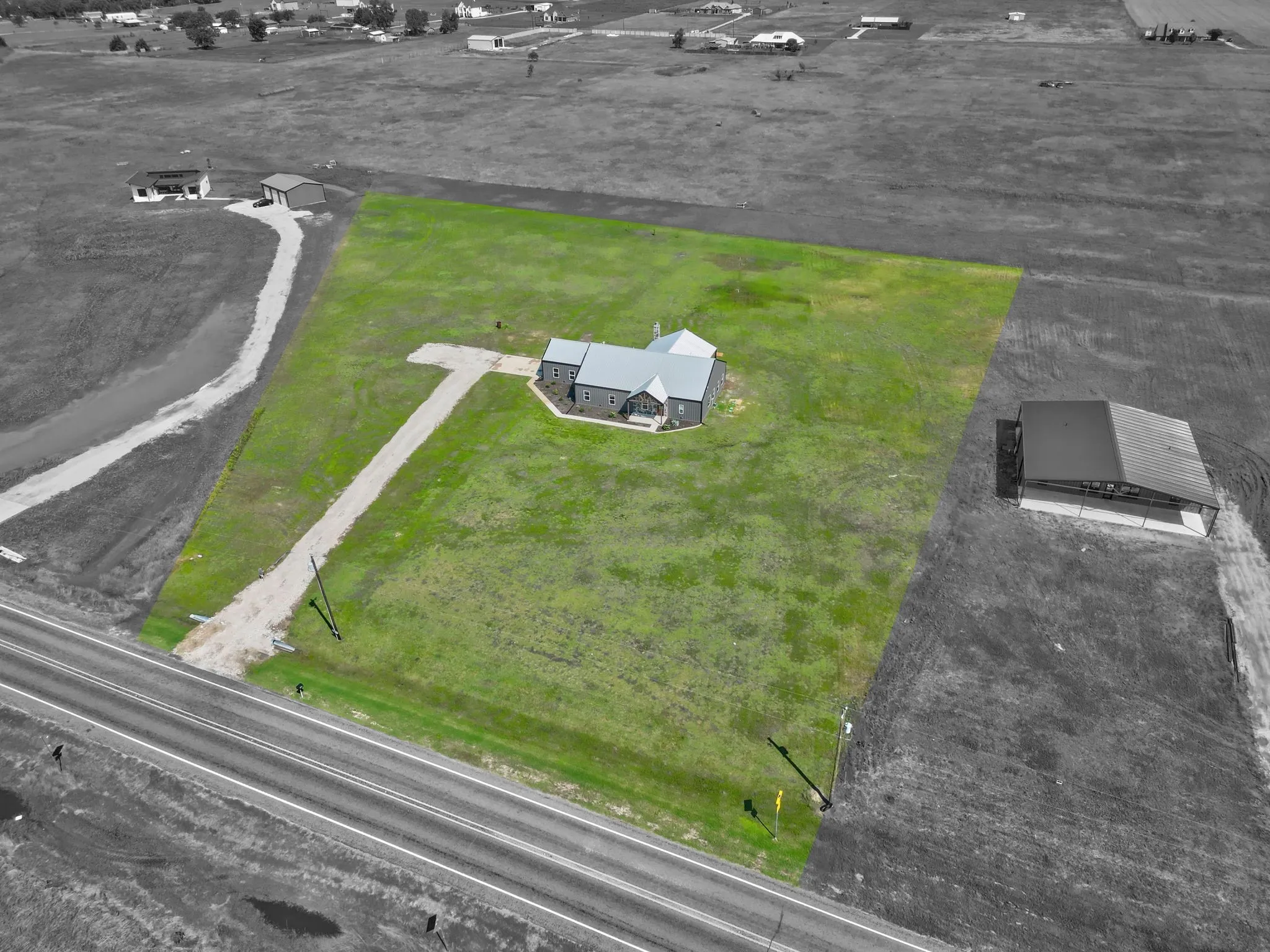 Single Family Residence For Sale in Ellis County , 3220 Fm 55, Waxahachie, Texas 75165, 4 Bedrooms, 3 Bathrooms, 2 Garage spaces, 2,520 Sqft, built in 2021, Price $623,777, mls#20628399, Real Estate Agent in Waxahachie, Homes For Sale in Ellis county, Homes For Sale in Waxahachie, Realtor in Waxahachie Texas, Real Estate Brokerage Independent Realty Texas, Luminita Cordes Realtor