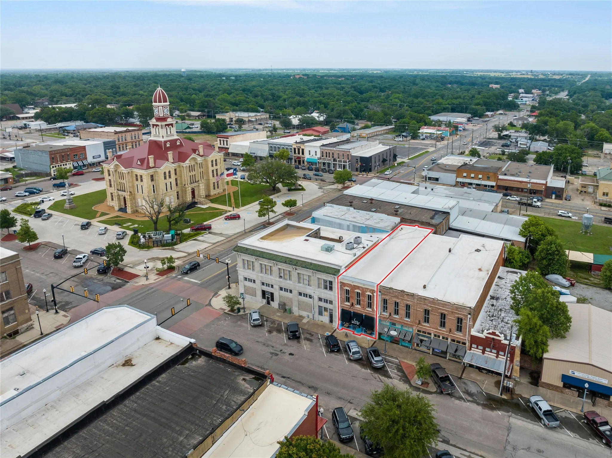 Business For Sale in Fannin County , 318 N Main Street, Bonham, Texas 75418, 0, 0, Garage spaces, 0 Sqft, built in 1900, Preowned, mls#20634387, Real Estate Agent in Bonham, Homes For Sale in Fannin county, Homes For Sale in Bonham, Realtor in Bonham Texas, Real Estate Brokerage Independent Realty Texas, Luminita Cordes Realtor