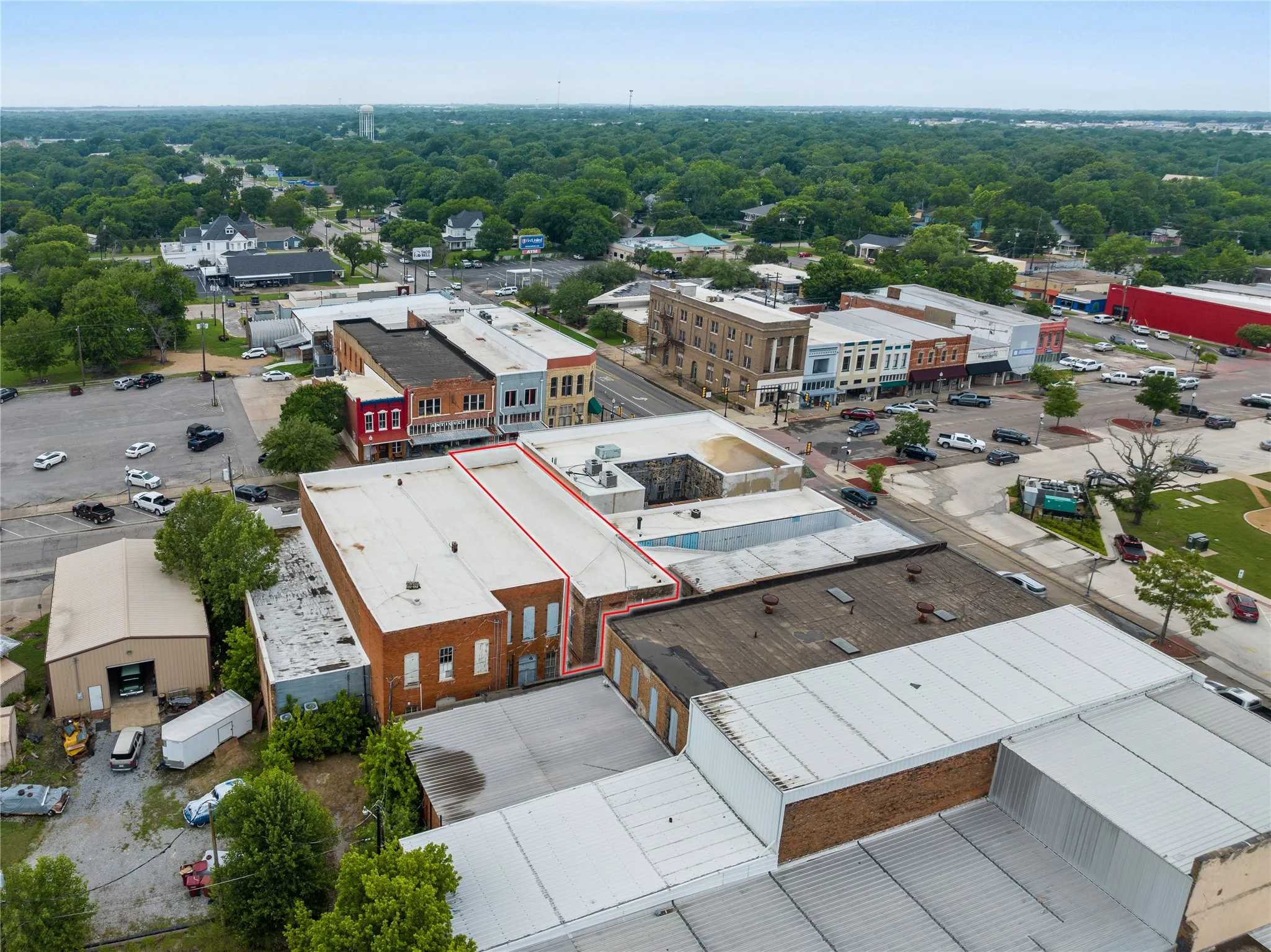 Business For Sale in Fannin County , 318 N Main Street, Bonham, Texas 75418, 0, 0, Garage spaces, 0 Sqft, built in 1900, Preowned, mls#20634387, Real Estate Agent in Bonham, Homes For Sale in Fannin county, Homes For Sale in Bonham, Realtor in Bonham Texas, Real Estate Brokerage Independent Realty Texas, Luminita Cordes Realtor