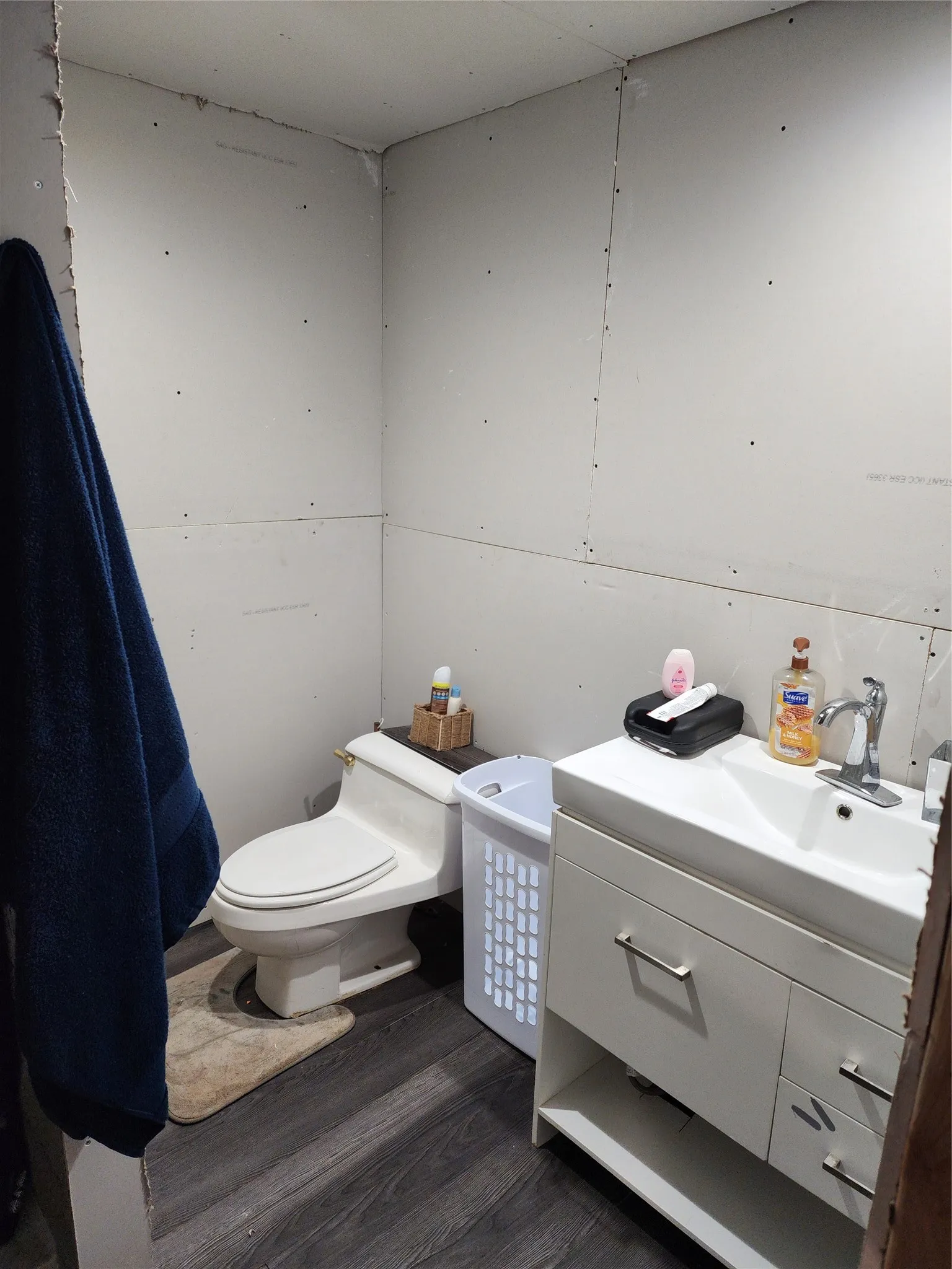Mobile Home For Sale in Johnson County , 6001 County Road 805c, Cleburne, Texas 76031, 3 Bedrooms, 3 Bathrooms, Garage spaces, 720 Sqft, built in 0, Unknown, Price $139,900, mls#20617385, Real Estate Agent in Cleburne, Homes For Sale in Johnson county, Homes For Sale in Cleburne, Realtor in Cleburne Texas, Real Estate Brokerage Independent Realty Texas, Luminita Cordes Realtor