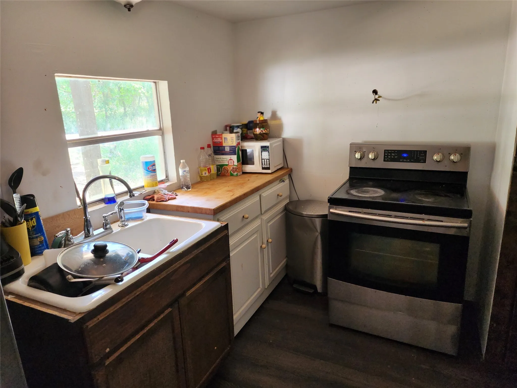 Mobile Home For Sale in Johnson County , 6001 County Road 805c, Cleburne, Texas 76031, 3 Bedrooms, 3 Bathrooms, Garage spaces, 720 Sqft, built in 0, Unknown, Price $139,900, mls#20617385, Real Estate Agent in Cleburne, Homes For Sale in Johnson county, Homes For Sale in Cleburne, Realtor in Cleburne Texas, Real Estate Brokerage Independent Realty Texas, Luminita Cordes Realtor