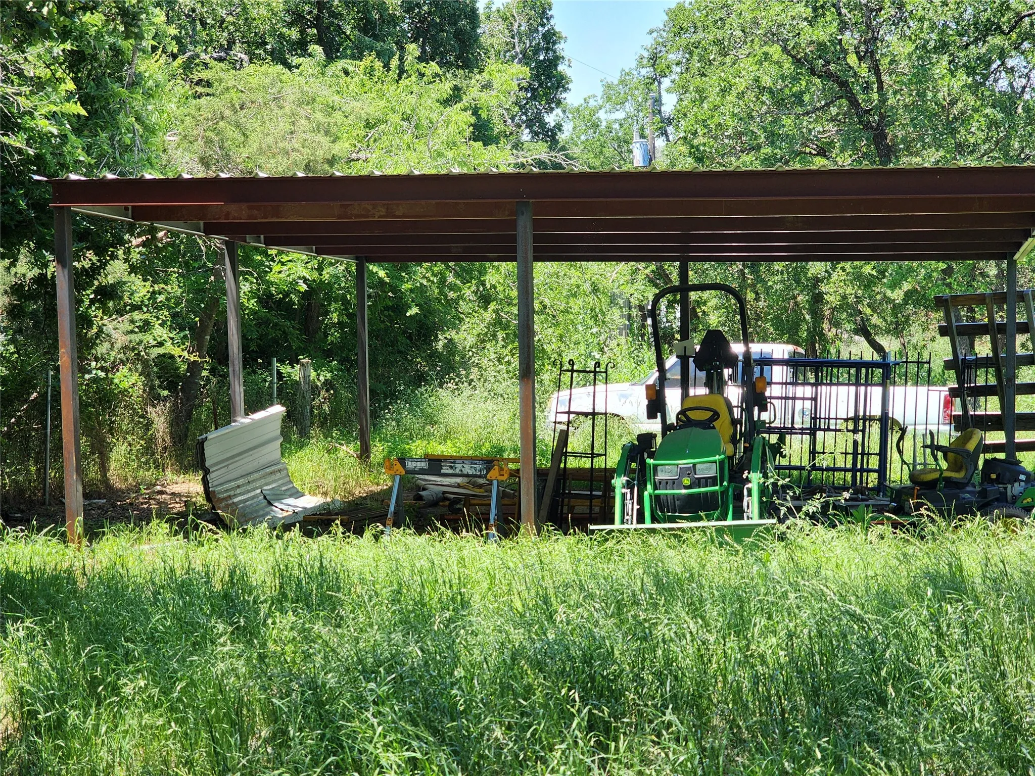 Mobile Home For Sale in Johnson County , 6001 County Road 805c, Cleburne, Texas 76031, 3 Bedrooms, 3 Bathrooms, Garage spaces, 720 Sqft, built in 0, Unknown, Price $139,900, mls#20617385, Real Estate Agent in Cleburne, Homes For Sale in Johnson county, Homes For Sale in Cleburne, Realtor in Cleburne Texas, Real Estate Brokerage Independent Realty Texas, Luminita Cordes Realtor