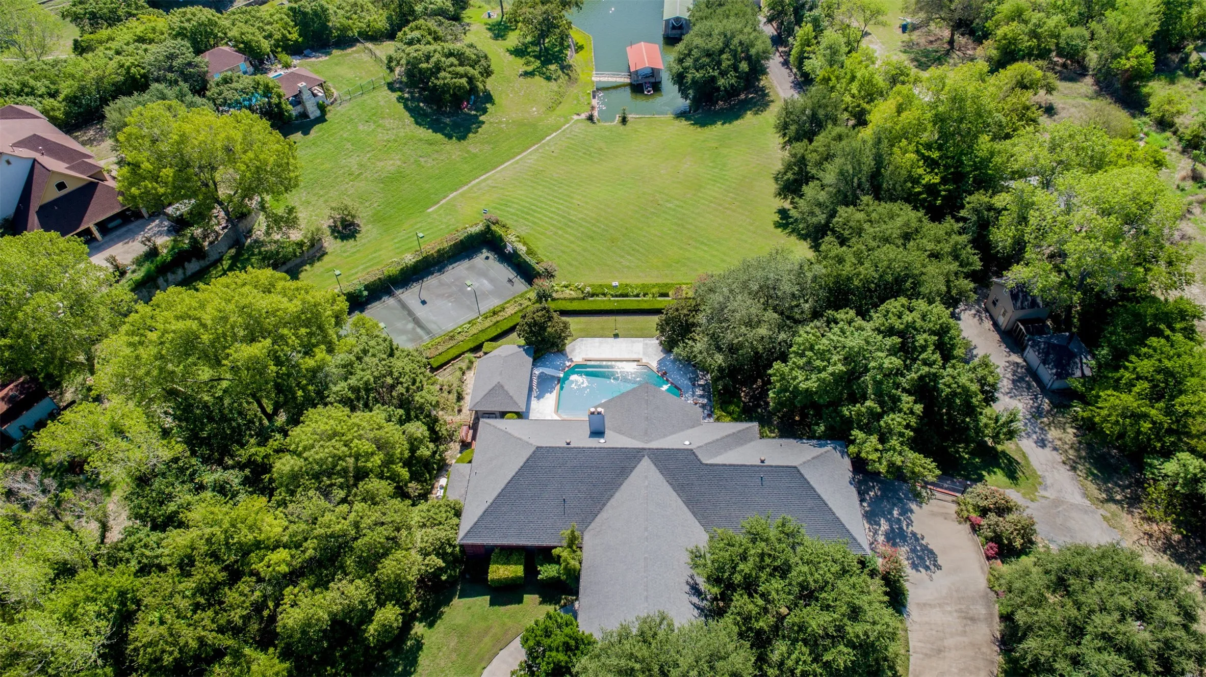 Single Family Residence For Sale in Tarrant County , 9625 Lechner Road, Fort Worth, Texas 76179, 4 Bedroom, 5 Bathroom, 2 Garage spaces, 5,352 Sqft, built in 1991, Preowned, mls#20622293, Real Estate Agent in Fort Worth, Homes For Sale in Tarrant county, Homes For Sale in Fort Worth, Realtor in Fort Worth Texas, Real Estate Brokerage Independent Realty Texas, Luminita Cordes Realtor
