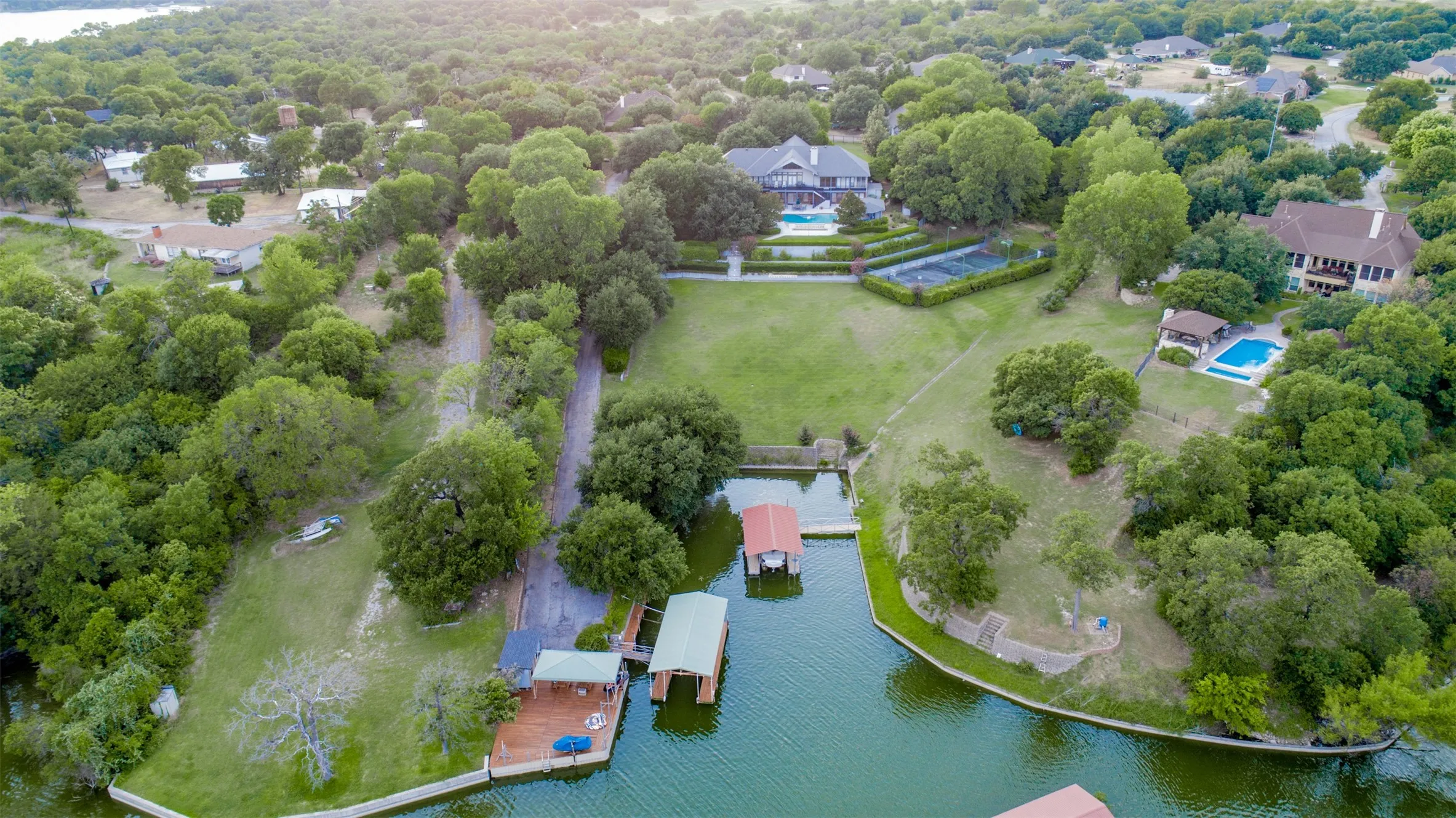 Single Family Residence For Sale in Tarrant County , 9625 Lechner Road, Fort Worth, Texas 76179, 4 Bedroom, 5 Bathroom, 2 Garage spaces, 5,352 Sqft, built in 1991, Preowned, mls#20622293, Real Estate Agent in Fort Worth, Homes For Sale in Tarrant county, Homes For Sale in Fort Worth, Realtor in Fort Worth Texas, Real Estate Brokerage Independent Realty Texas, Luminita Cordes Realtor