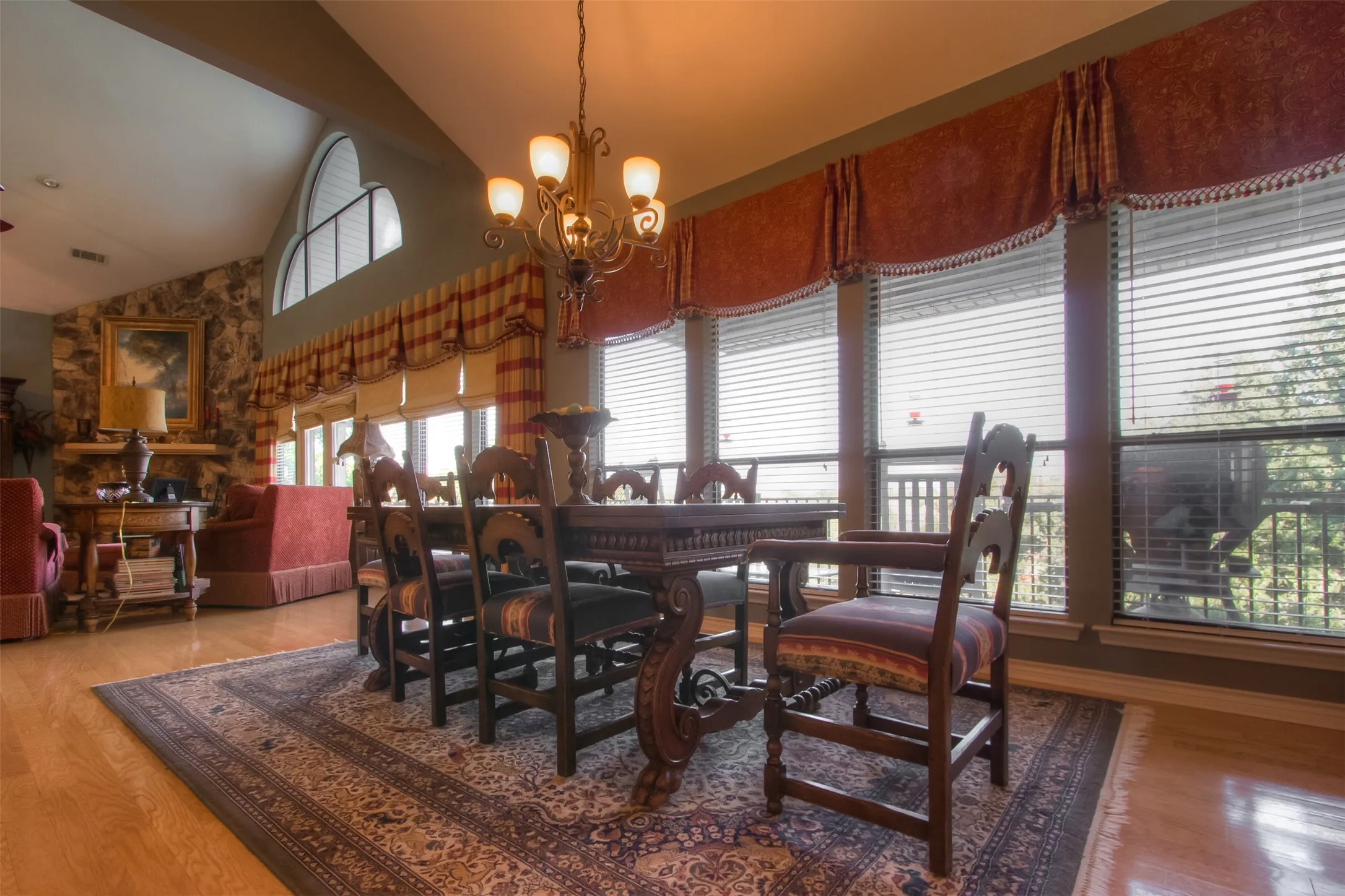 Single Family Residence For Sale in Tarrant County , 9625 Lechner Road, Fort Worth, Texas 76179, 4 Bedroom, 5 Bathroom, 2 Garage spaces, 5,352 Sqft, built in 1991, Preowned, mls#20622293, Real Estate Agent in Fort Worth, Homes For Sale in Tarrant county, Homes For Sale in Fort Worth, Realtor in Fort Worth Texas, Real Estate Brokerage Independent Realty Texas, Luminita Cordes Realtor