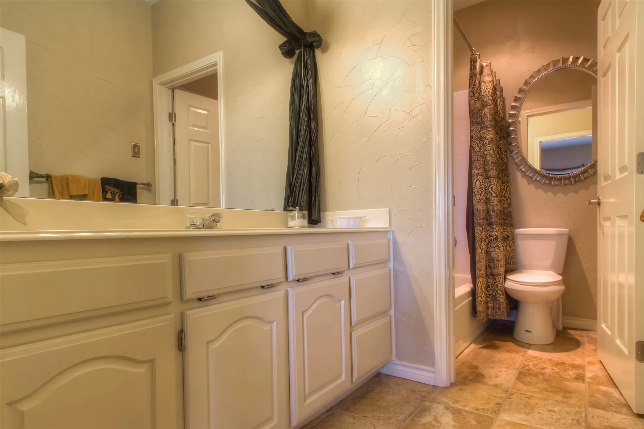 Single Family Residence For Sale in Tarrant County , 9625 Lechner Road, Fort Worth, Texas 76179, 4 Bedroom, 5 Bathroom, 2 Garage spaces, 5,352 Sqft, built in 1991, Preowned, mls#20622293, Real Estate Agent in Fort Worth, Homes For Sale in Tarrant county, Homes For Sale in Fort Worth, Realtor in Fort Worth Texas, Real Estate Brokerage Independent Realty Texas, Luminita Cordes Realtor