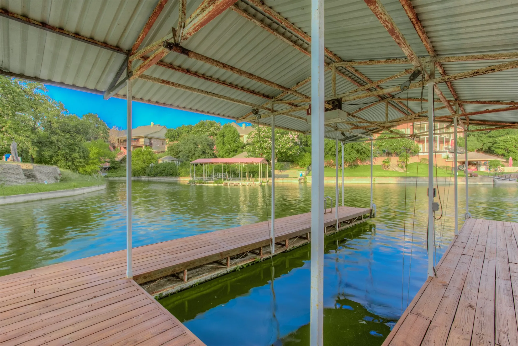 Single Family Residence For Sale in Tarrant County , 9625 Lechner Road, Fort Worth, Texas 76179, 4 Bedroom, 5 Bathroom, 2 Garage spaces, 5,352 Sqft, built in 1991, Preowned, mls#20622293, Real Estate Agent in Fort Worth, Homes For Sale in Tarrant county, Homes For Sale in Fort Worth, Realtor in Fort Worth Texas, Real Estate Brokerage Independent Realty Texas, Luminita Cordes Realtor