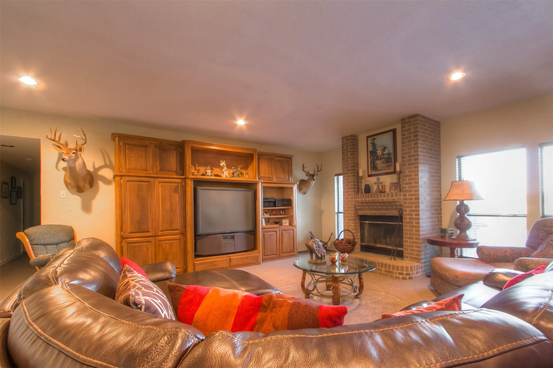Single Family Residence For Sale in Tarrant County , 9625 Lechner Road, Fort Worth, Texas 76179, 4 Bedroom, 5 Bathroom, 2 Garage spaces, 5,352 Sqft, built in 1991, Preowned, mls#20622293, Real Estate Agent in Fort Worth, Homes For Sale in Tarrant county, Homes For Sale in Fort Worth, Realtor in Fort Worth Texas, Real Estate Brokerage Independent Realty Texas, Luminita Cordes Realtor