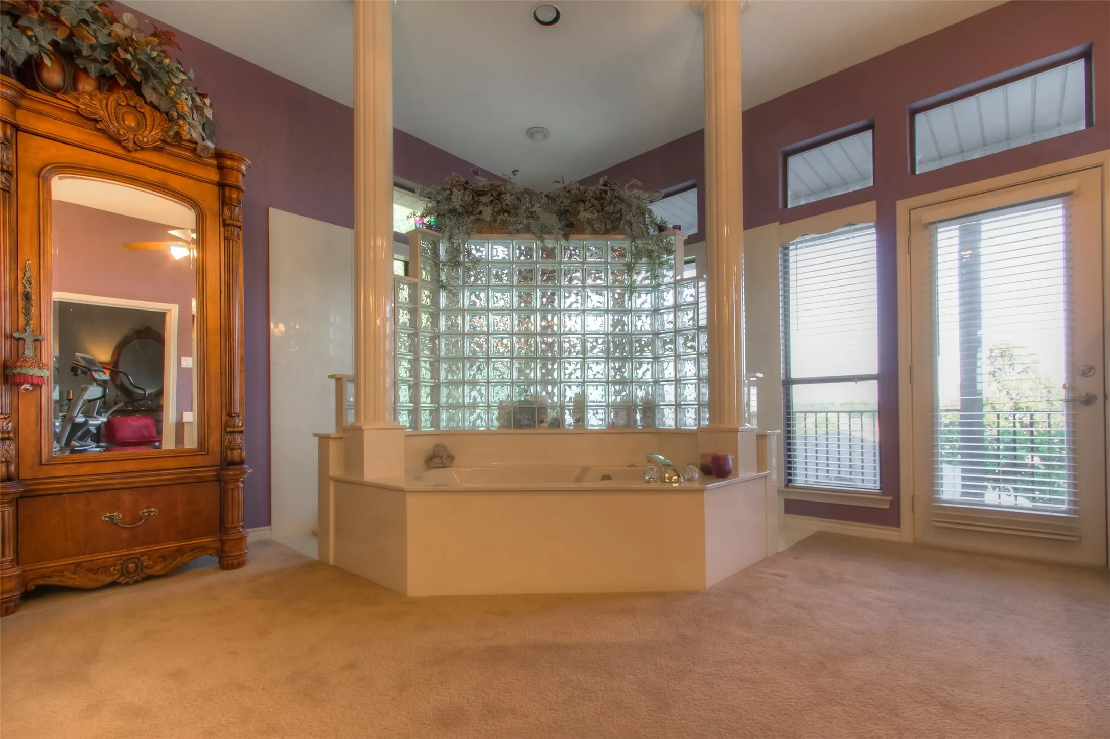 Single Family Residence For Sale in Tarrant County , 9625 Lechner Road, Fort Worth, Texas 76179, 4 Bedroom, 5 Bathroom, 2 Garage spaces, 5,352 Sqft, built in 1991, Preowned, mls#20622293, Real Estate Agent in Fort Worth, Homes For Sale in Tarrant county, Homes For Sale in Fort Worth, Realtor in Fort Worth Texas, Real Estate Brokerage Independent Realty Texas, Luminita Cordes Realtor