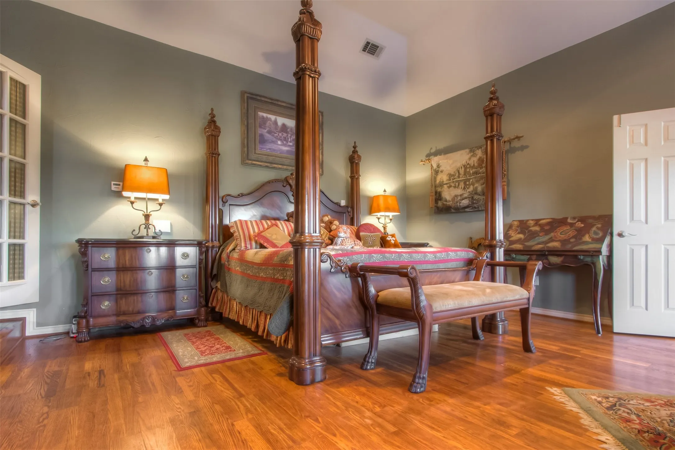 Single Family Residence For Sale in Tarrant County , 9625 Lechner Road, Fort Worth, Texas 76179, 4 Bedroom, 5 Bathroom, 2 Garage spaces, 5,352 Sqft, built in 1991, Preowned, mls#20622293, Real Estate Agent in Fort Worth, Homes For Sale in Tarrant county, Homes For Sale in Fort Worth, Realtor in Fort Worth Texas, Real Estate Brokerage Independent Realty Texas, Luminita Cordes Realtor
