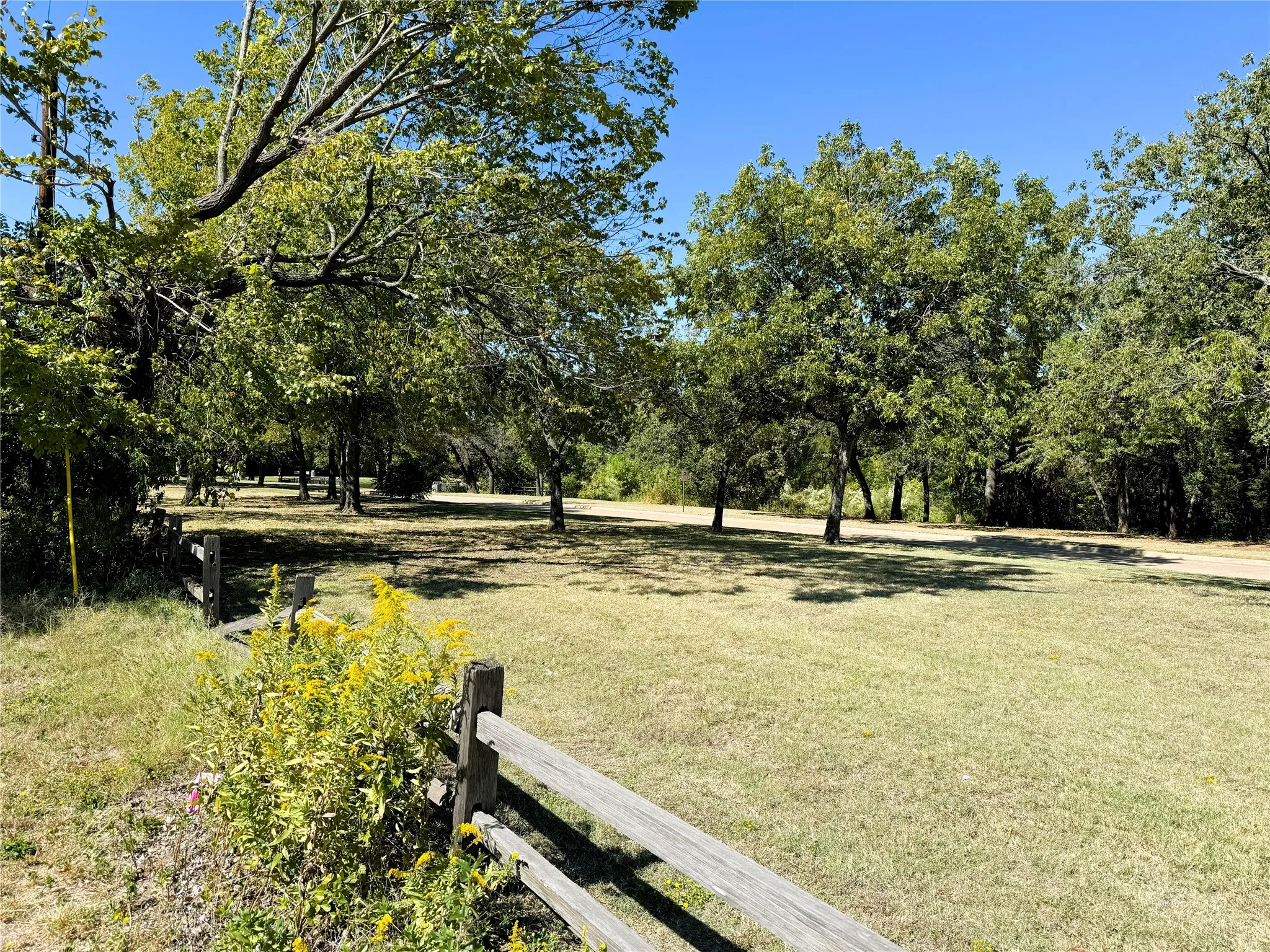 Unimproved Land For Sale in Tarrant County , 6514 S Cooper Street, Arlington, Texas 76001, 0, 0, Garage spaces, 0 Sqft, built in 1900, Unknown, mls#20630773, Real Estate Agent in Arlington, Homes For Sale in Tarrant county, Homes For Sale in Arlington, Realtor in Arlington Texas, Real Estate Brokerage Independent Realty Texas, Luminita Cordes Realtor
