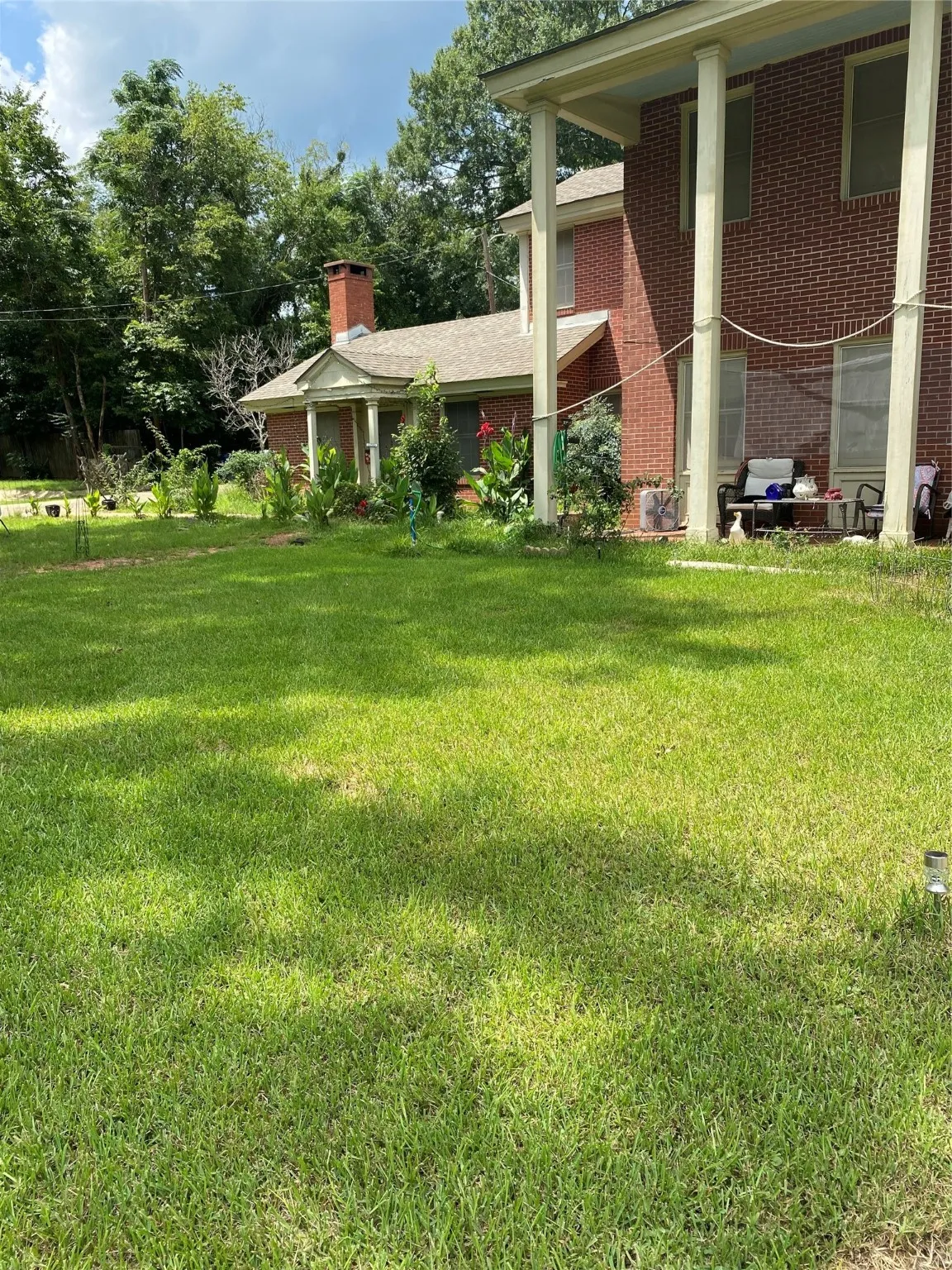 Single Family Residence For Sale in San Augustine County , 801 E Hospital Street, San Augustine, Texas 75972, 6 Bedrooms, 4 Bathrooms, 2 Garage spaces, 4,140 Sqft, built in 1970, Price $329,900, mls#20639180, Real Estate Agent in San Augustine, Homes For Sale in San Augustine county, Homes For Sale in San Augustine, Realtor in San Augustine Texas, Real Estate Brokerage Independent Realty Texas, Luminita Cordes Realtor
