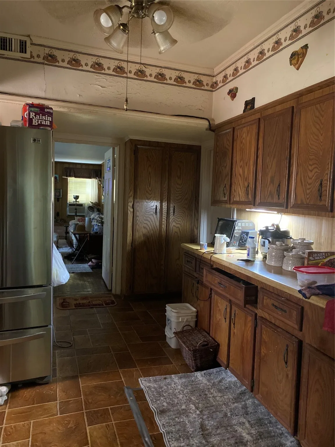 Single Family Residence For Sale in San Augustine County , 801 E Hospital Street, San Augustine, Texas 75972, 6 Bedrooms, 4 Bathrooms, 2 Garage spaces, 4,140 Sqft, built in 1970, Price $329,900, mls#20639180, Real Estate Agent in San Augustine, Homes For Sale in San Augustine county, Homes For Sale in San Augustine, Realtor in San Augustine Texas, Real Estate Brokerage Independent Realty Texas, Luminita Cordes Realtor
