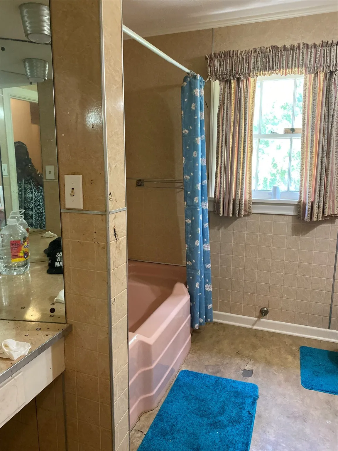 Single Family Residence For Sale in San Augustine County , 801 E Hospital Street, San Augustine, Texas 75972, 6 Bedrooms, 4 Bathrooms, 2 Garage spaces, 4,140 Sqft, built in 1970, Price $329,900, mls#20639180, Real Estate Agent in San Augustine, Homes For Sale in San Augustine county, Homes For Sale in San Augustine, Realtor in San Augustine Texas, Real Estate Brokerage Independent Realty Texas, Luminita Cordes Realtor