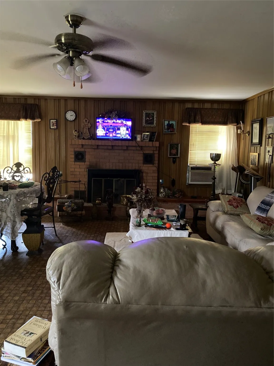 Single Family Residence For Sale in San Augustine County , 801 E Hospital Street, San Augustine, Texas 75972, 6 Bedrooms, 4 Bathrooms, 2 Garage spaces, 4,140 Sqft, built in 1970, Price $329,900, mls#20639180, Real Estate Agent in San Augustine, Homes For Sale in San Augustine county, Homes For Sale in San Augustine, Realtor in San Augustine Texas, Real Estate Brokerage Independent Realty Texas, Luminita Cordes Realtor