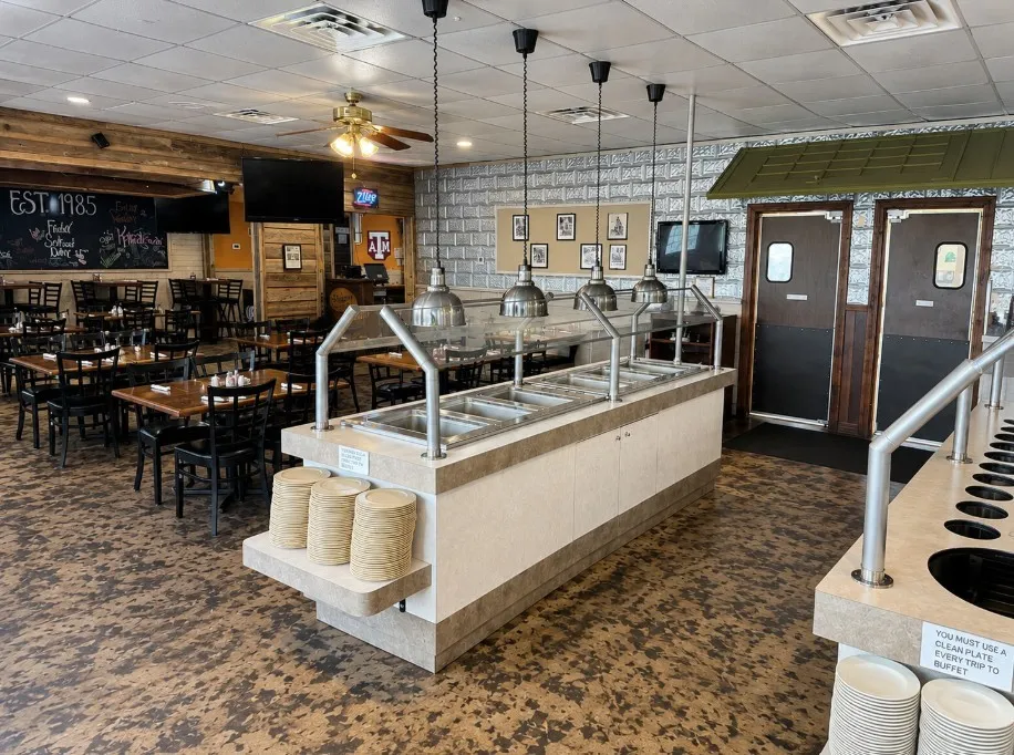 Retail For Sale in Fannin County , 701 N Crossroads, Leonard, Texas 75452, 0, 0, Garage spaces, 0 Sqft, built in 1983, Preowned, mls#20636004, Real Estate Agent in Leonard, Homes For Sale in Fannin county, Homes For Sale in Leonard, Realtor in Leonard Texas, Real Estate Brokerage Independent Realty Texas, Luminita Cordes Realtor