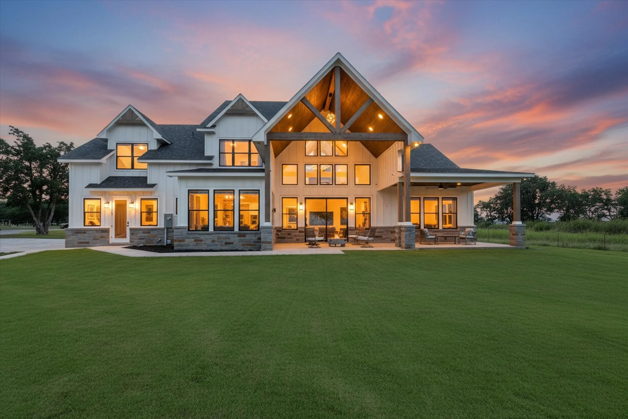 Farm For Sale in Navarro County , 11077 S US Highway 287, Kerens, Texas 75144, 4 Bedrooms, 4 Bathrooms, 3 Garage spaces, 3,772 Sqft, built in 2022, Preowned, Price $1,795,000, mls#20638562, Real Estate Agent in Kerens, Homes For Sale in Navarro county, Homes For Sale in Kerens, Realtor in Kerens Texas, Real Estate Brokerage Independent Realty Texas, Luminita Cordes Realtor
