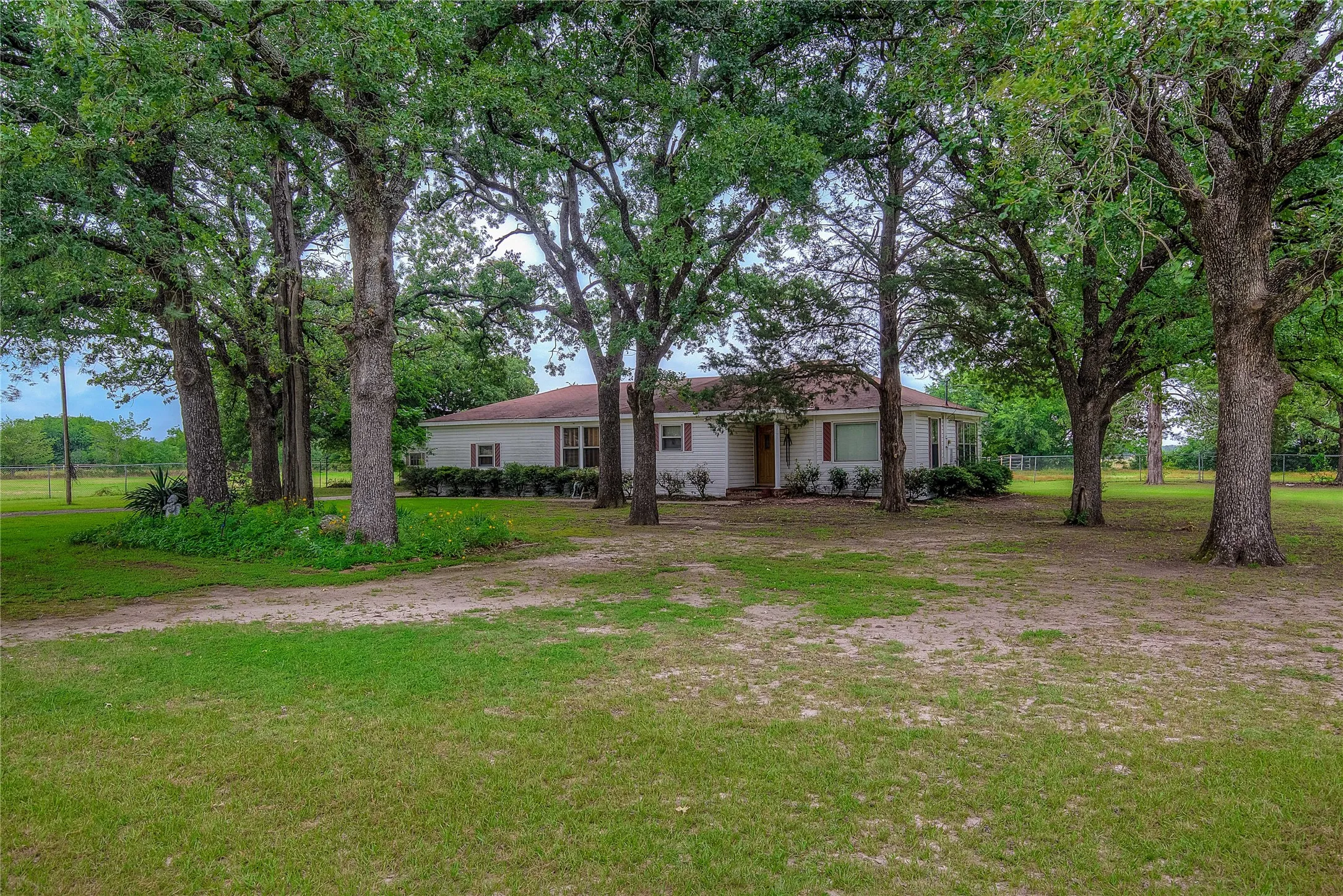Single Family Residence For Sale in Hunt County , 7209 Hackberry Drive, Greenville, Texas 75402, 2 Bedrooms, 1 Bathroom, 2 Garage spaces, 1,744 Sqft, built in 1955, Preowned, Price $349,000, mls#20645658, Real Estate Agent in Greenville, Homes For Sale in Hunt county, Homes For Sale in Greenville, Realtor in Greenville Texas, Real Estate Brokerage Independent Realty Texas, Luminita Cordes Realtor