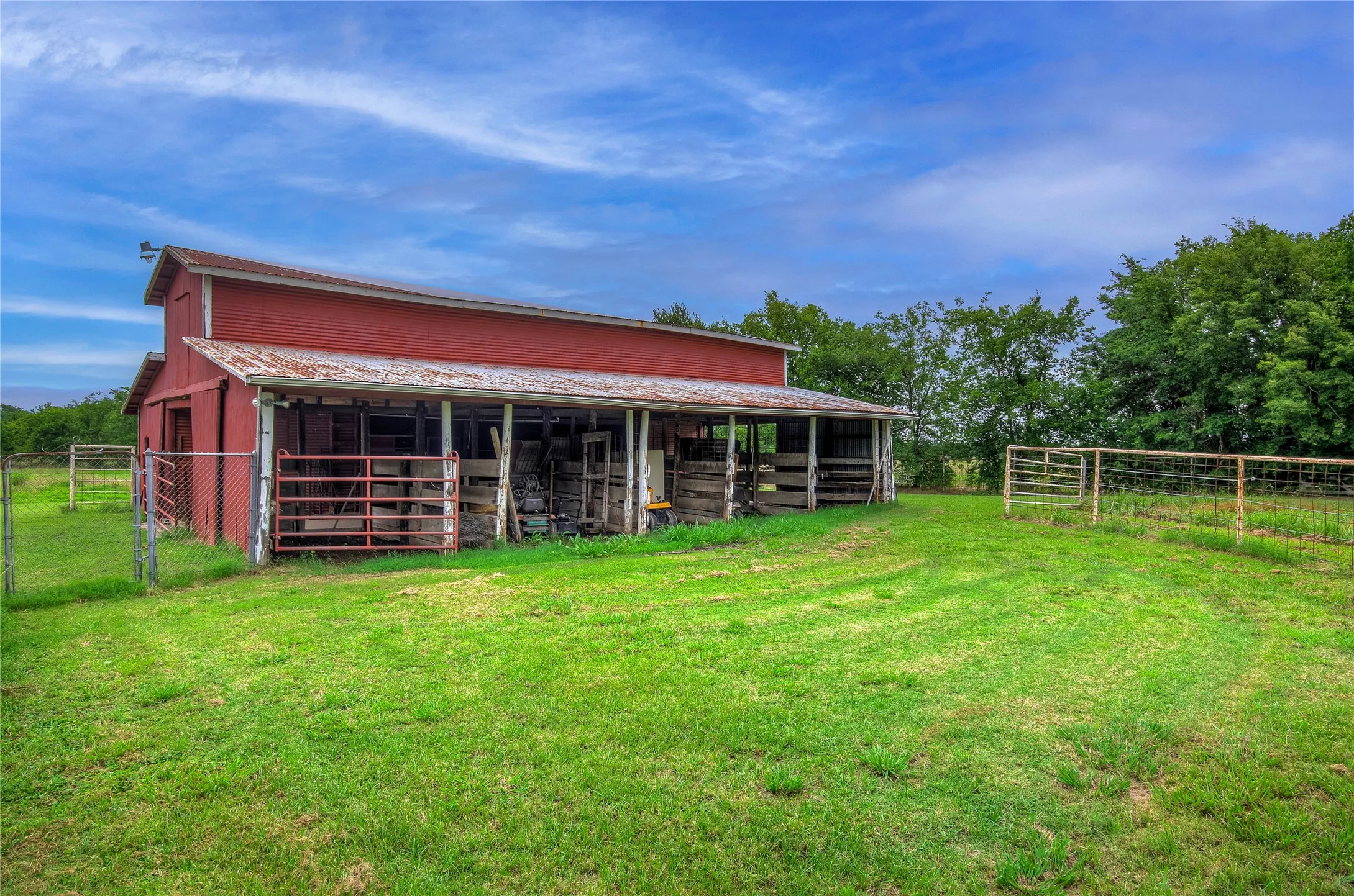 Single Family Residence For Sale in Hunt County , 7209 Hackberry Drive, Greenville, Texas 75402, 2 Bedrooms, 1 Bathroom, 2 Garage spaces, 1,744 Sqft, built in 1955, Preowned, Price $349,000, mls#20645658, Real Estate Agent in Greenville, Homes For Sale in Hunt county, Homes For Sale in Greenville, Realtor in Greenville Texas, Real Estate Brokerage Independent Realty Texas, Luminita Cordes Realtor