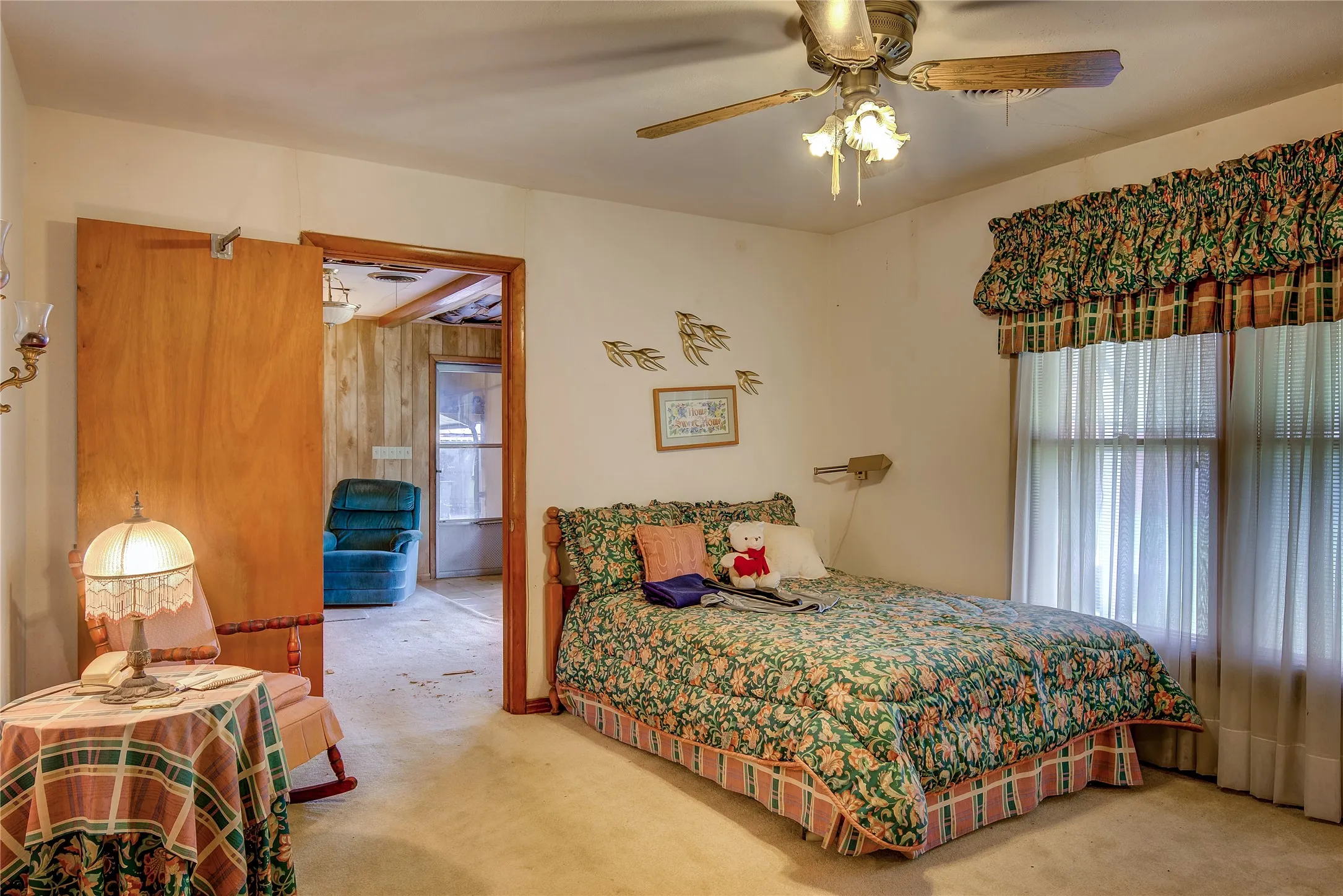 Single Family Residence For Sale in Hunt County , 7209 Hackberry Drive, Greenville, Texas 75402, 2 Bedrooms, 1 Bathroom, 2 Garage spaces, 1,744 Sqft, built in 1955, Preowned, Price $349,000, mls#20645658, Real Estate Agent in Greenville, Homes For Sale in Hunt county, Homes For Sale in Greenville, Realtor in Greenville Texas, Real Estate Brokerage Independent Realty Texas, Luminita Cordes Realtor