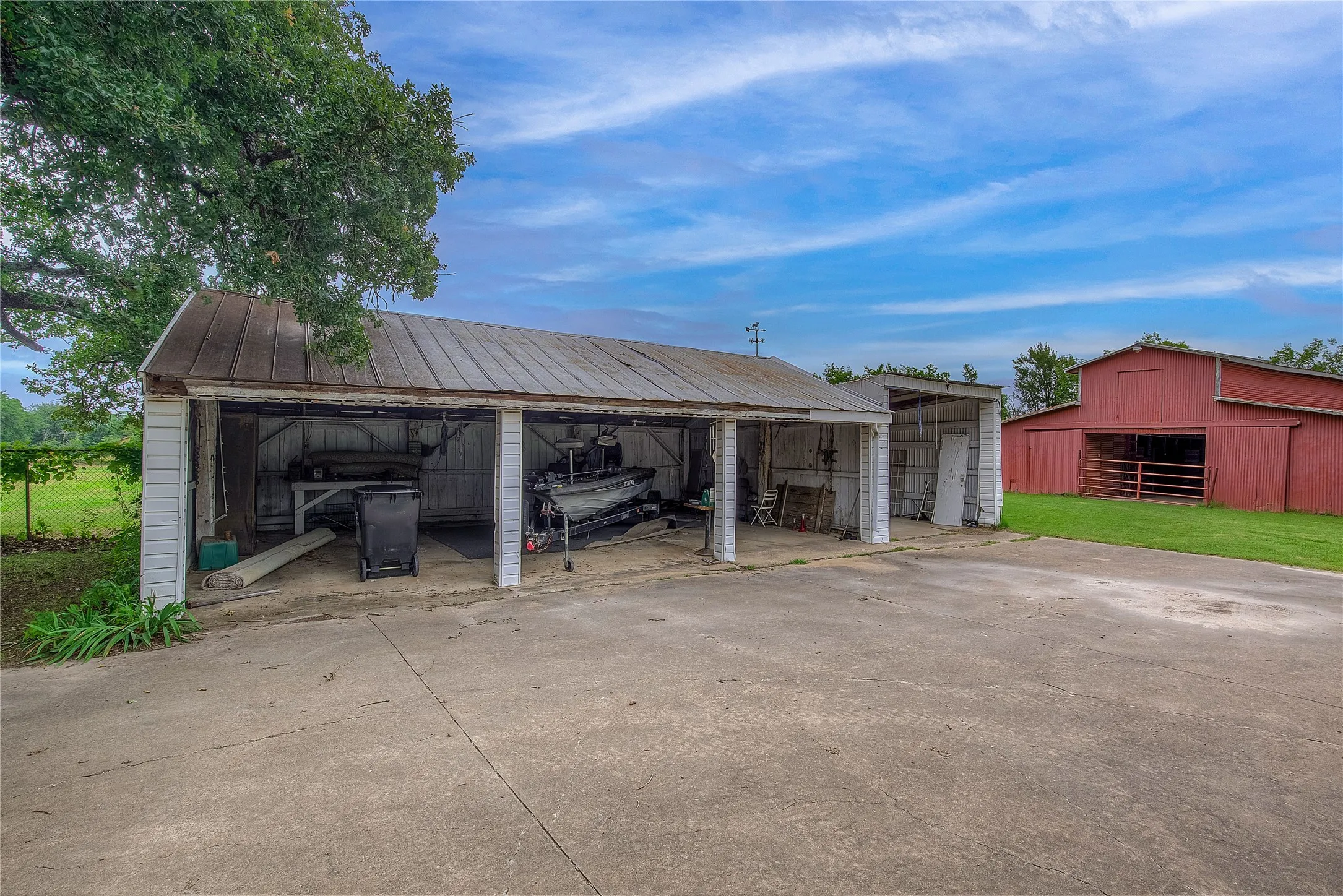 Single Family Residence For Sale in Hunt County , 7209 Hackberry Drive, Greenville, Texas 75402, 2 Bedrooms, 1 Bathroom, 2 Garage spaces, 1,744 Sqft, built in 1955, Preowned, Price $349,000, mls#20645658, Real Estate Agent in Greenville, Homes For Sale in Hunt county, Homes For Sale in Greenville, Realtor in Greenville Texas, Real Estate Brokerage Independent Realty Texas, Luminita Cordes Realtor