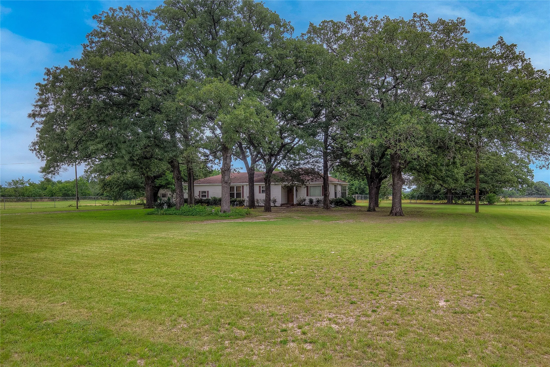 Single Family Residence For Sale in Hunt County , 7209 Hackberry Drive, Greenville, Texas 75402, 2 Bedrooms, 1 Bathroom, 2 Garage spaces, 1,744 Sqft, built in 1955, Preowned, Price $349,000, mls#20645658, Real Estate Agent in Greenville, Homes For Sale in Hunt county, Homes For Sale in Greenville, Realtor in Greenville Texas, Real Estate Brokerage Independent Realty Texas, Luminita Cordes Realtor