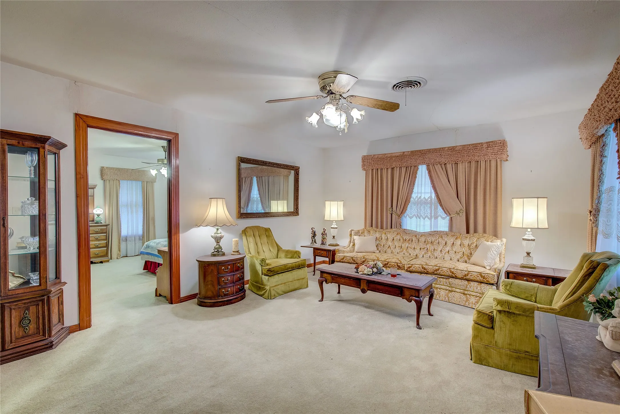 Single Family Residence For Sale in Hunt County , 7209 Hackberry Drive, Greenville, Texas 75402, 2 Bedrooms, 1 Bathroom, 2 Garage spaces, 1,744 Sqft, built in 1955, Preowned, Price $349,000, mls#20645658, Real Estate Agent in Greenville, Homes For Sale in Hunt county, Homes For Sale in Greenville, Realtor in Greenville Texas, Real Estate Brokerage Independent Realty Texas, Luminita Cordes Realtor