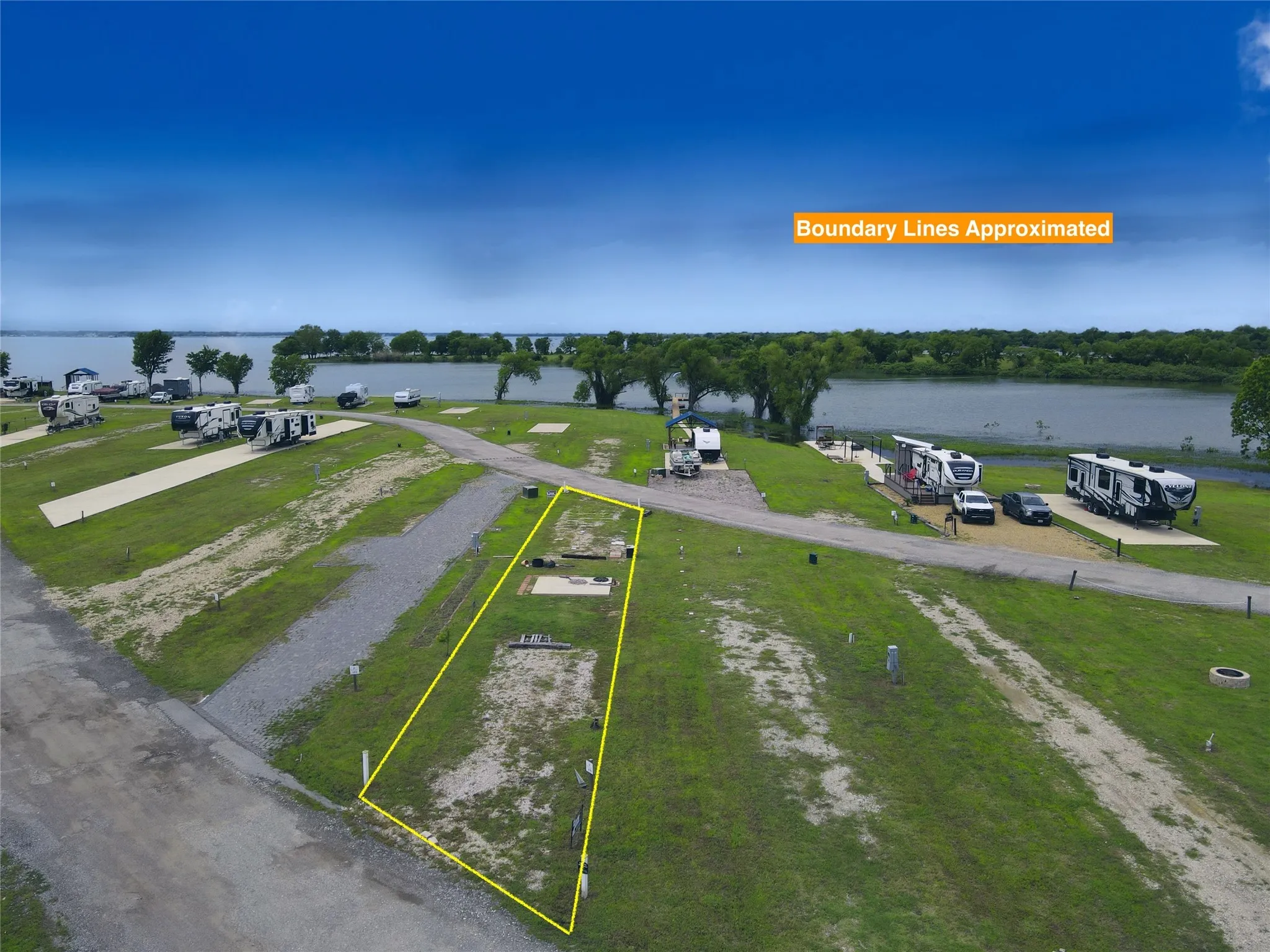 Unimproved Land For Sale in Navarro County , Lot 170 Peninsula Point, Kerens, Texas 75144, 0, 0, Garage spaces, 0 Sqft, built in 0, Price $88,000, mls#20654882, Real Estate Agent in Kerens, Homes For Sale in Navarro county, Homes For Sale in Kerens, Realtor in Kerens Texas, Real Estate Brokerage Independent Realty Texas, Luminita Cordes Realtor