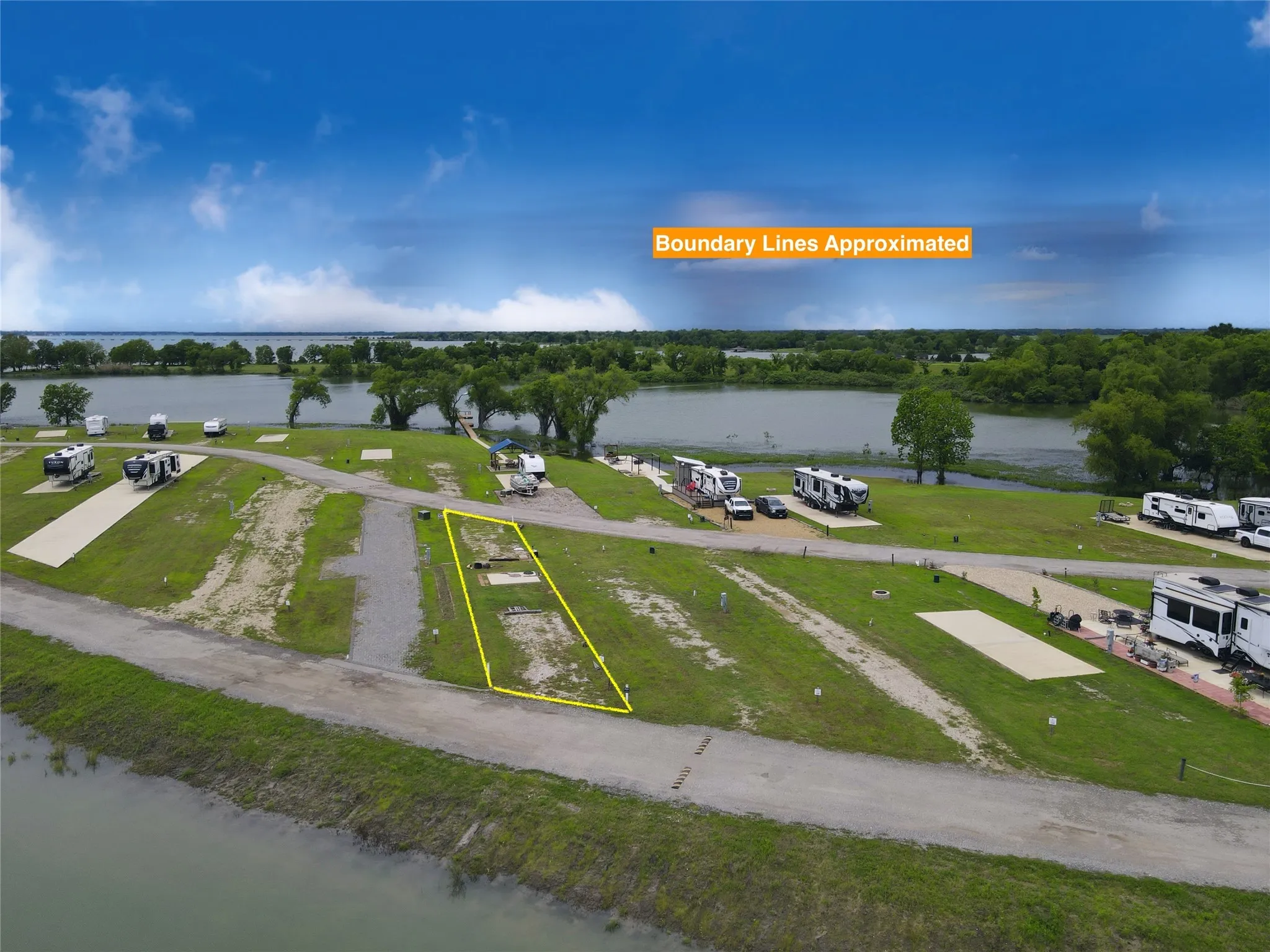 Unimproved Land For Sale in Navarro County , Lot 170 Peninsula Point, Kerens, Texas 75144, 0, 0, Garage spaces, 0 Sqft, built in 0, Price $88,000, mls#20654882, Real Estate Agent in Kerens, Homes For Sale in Navarro county, Homes For Sale in Kerens, Realtor in Kerens Texas, Real Estate Brokerage Independent Realty Texas, Luminita Cordes Realtor