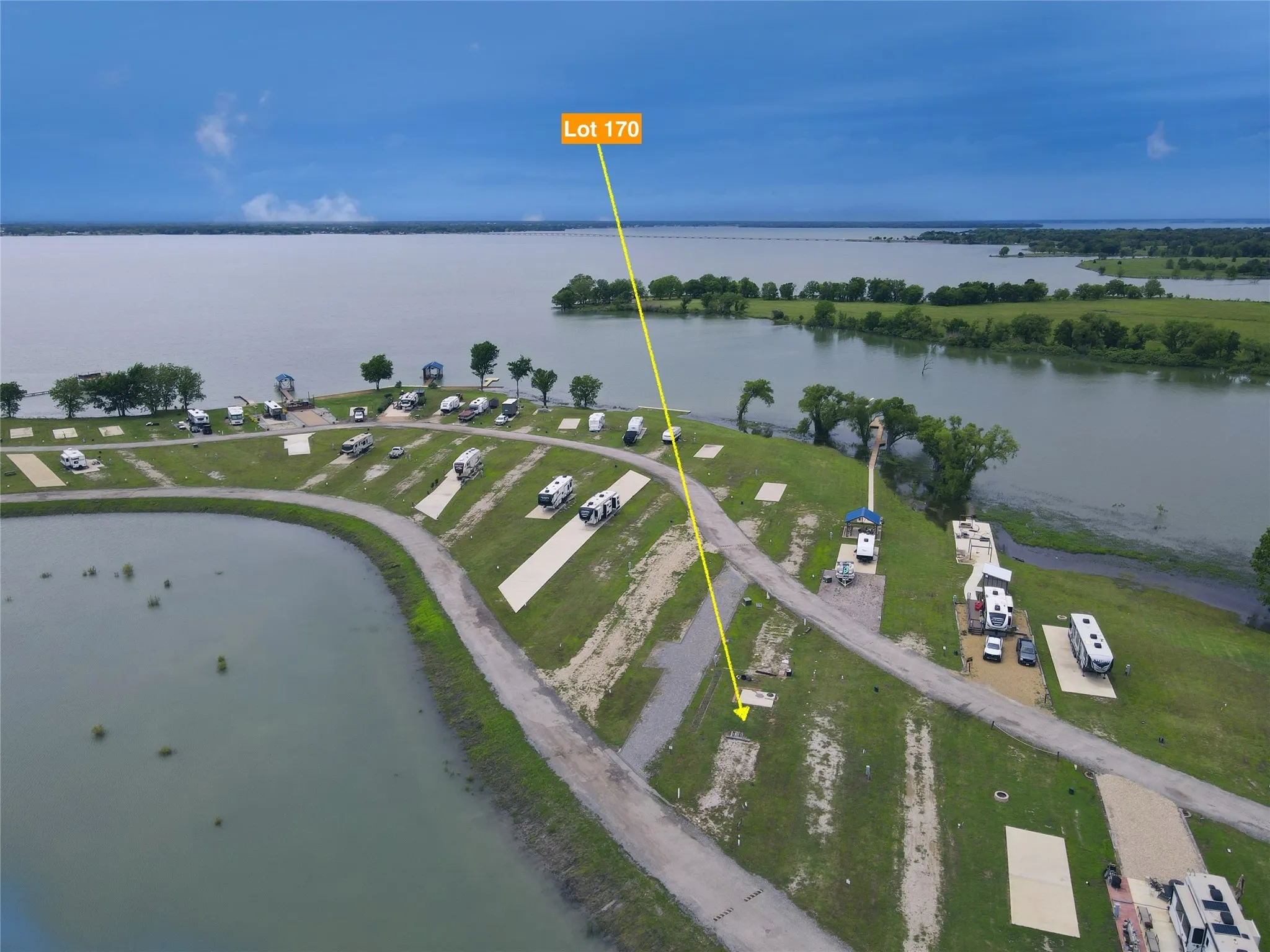 Unimproved Land For Sale in Navarro County , Lot 170 Peninsula Point, Kerens, Texas 75144, 0, 0, Garage spaces, 0 Sqft, built in 0, Price $88,000, mls#20654882, Real Estate Agent in Kerens, Homes For Sale in Navarro county, Homes For Sale in Kerens, Realtor in Kerens Texas, Real Estate Brokerage Independent Realty Texas, Luminita Cordes Realtor