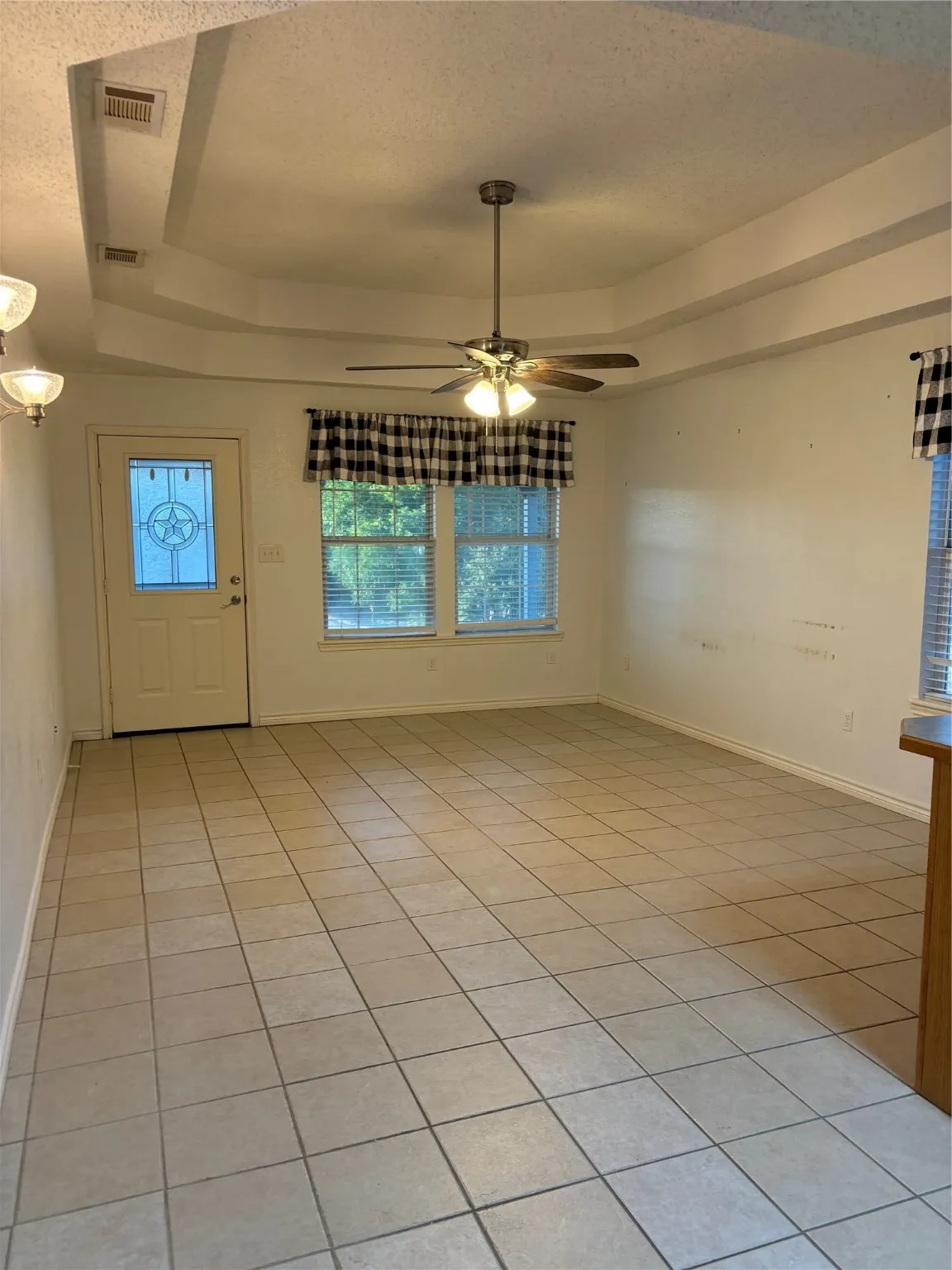 Large living & dining area