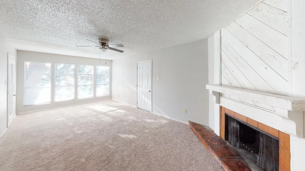 Condominium For Sale in Dallas County , 9696 Walnut Street 1006, Dallas, Texas 75243, 1 Bedroom, 1 Bathroom, Garage spaces, 730 Sqft, built in 1981, Preowned, Price $70,000, mls#20656669, Real Estate Agent in Dallas, Homes For Sale in Dallas county, Homes For Sale in Dallas, Realtor in Dallas Texas, Real Estate Brokerage Independent Realty Texas, Luminita Cordes Realtor