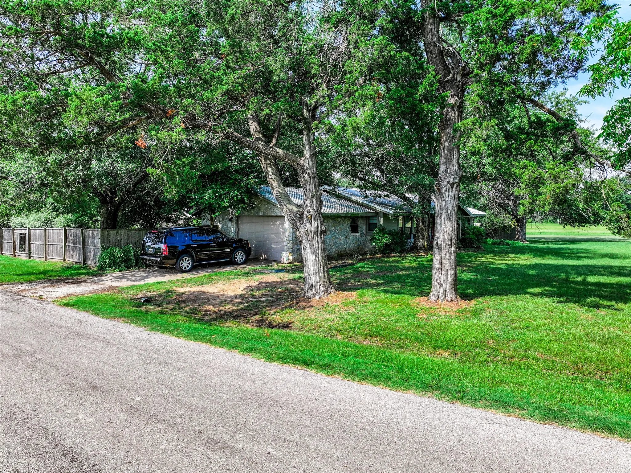 Improved Land For Sale in Hunt County , 130 County Road 3106, Campbell, Texas 75422, 0, 0, Garage spaces, 0 Sqft, built in 1975, Price $1,925,000, mls#20687398, Real Estate Agent in Campbell, Homes For Sale in Hunt county, Homes For Sale in Campbell, Realtor in Campbell Texas, Real Estate Brokerage Independent Realty Texas, Luminita Cordes Realtor