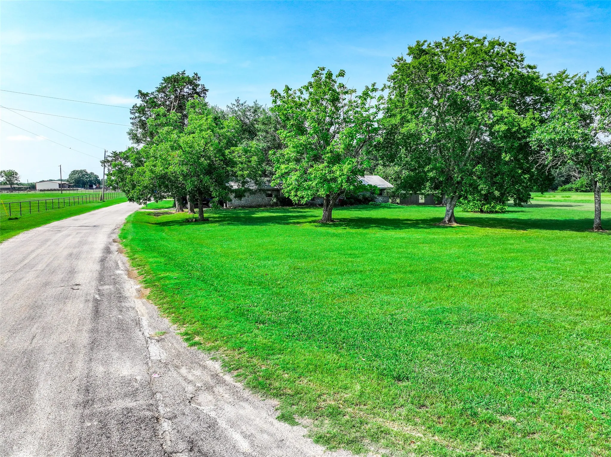 Improved Land For Sale in Hunt County , 130 County Road 3106, Campbell, Texas 75422, 0, 0, Garage spaces, 0 Sqft, built in 1975, Price $1,925,000, mls#20687398, Real Estate Agent in Campbell, Homes For Sale in Hunt county, Homes For Sale in Campbell, Realtor in Campbell Texas, Real Estate Brokerage Independent Realty Texas, Luminita Cordes Realtor