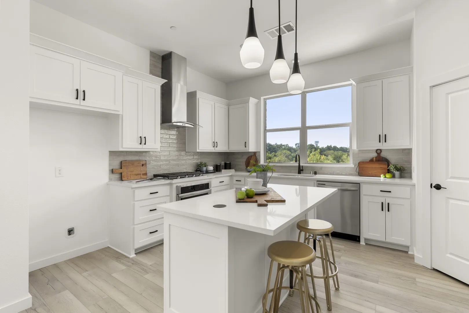 12. 12612 Audubon - Kitchen (2)