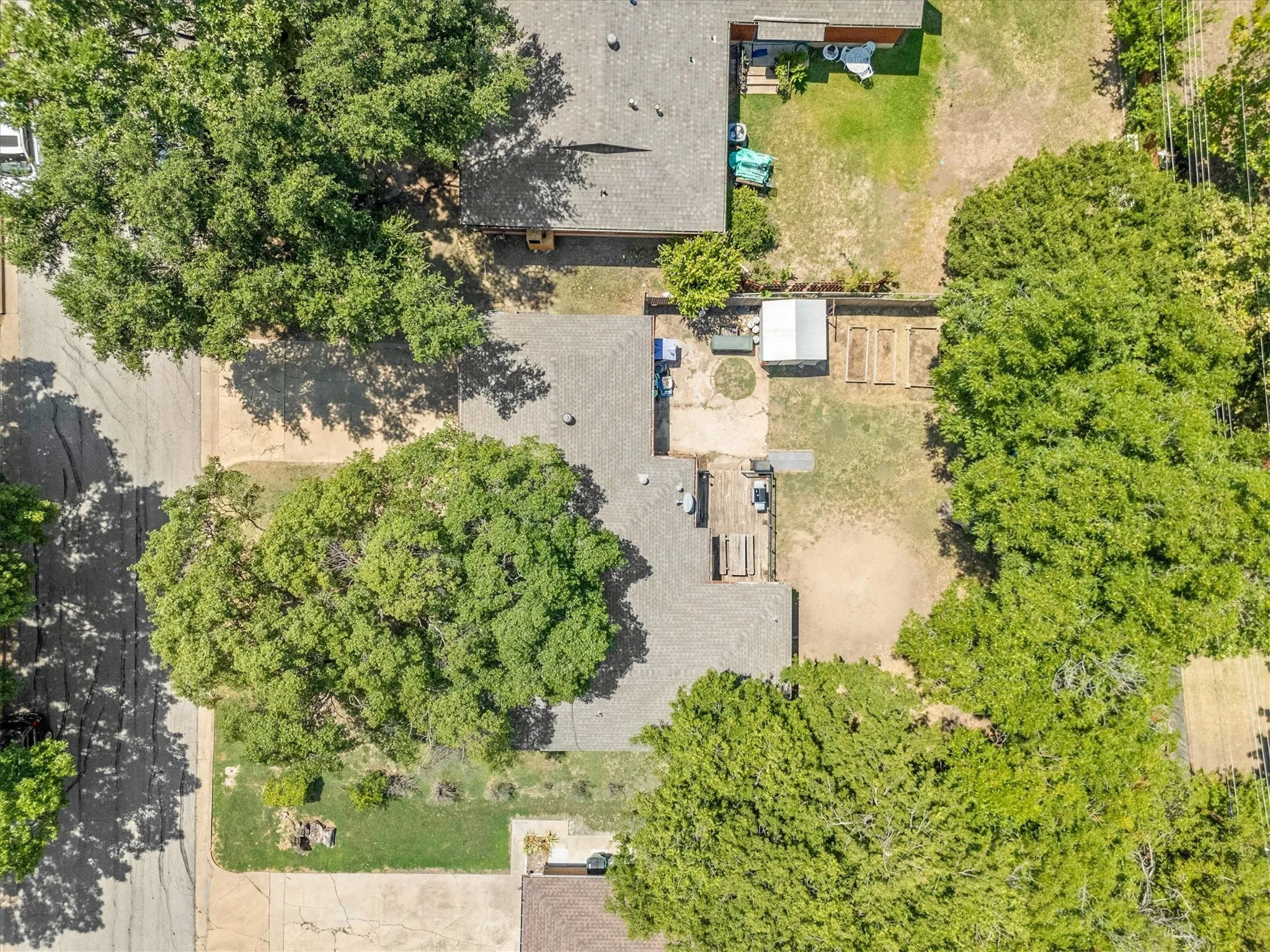 Single Family Residence For Sale in Tarrant County , 4709 Nadine Drive, Haltom City, Texas 76117, 3 Bedrooms, 2 Bathrooms, 2 Garage spaces, 1,297 Sqft, built in 1958, Preowned, Price $190,000, mls#20688959, Real Estate Agent in Haltom City, Homes For Sale in Tarrant county, Homes For Sale in Haltom City, Realtor in Haltom City Texas, Real Estate Brokerage Independent Realty Texas, Luminita Cordes Realtor
