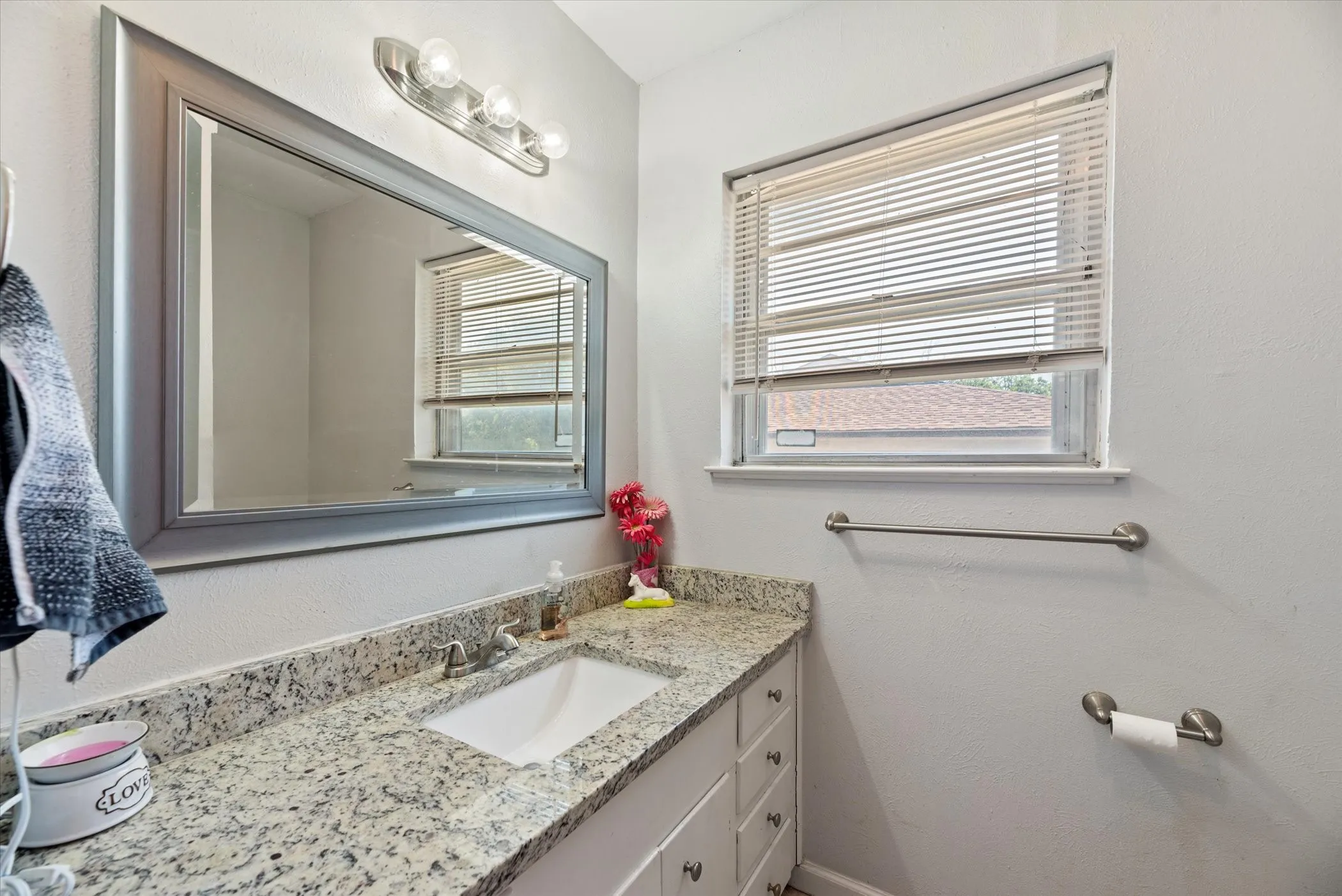 Single Family Residence For Sale in Tarrant County , 4709 Nadine Drive, Haltom City, Texas 76117, 3 Bedrooms, 2 Bathrooms, 2 Garage spaces, 1,297 Sqft, built in 1958, Preowned, Price $190,000, mls#20688959, Real Estate Agent in Haltom City, Homes For Sale in Tarrant county, Homes For Sale in Haltom City, Realtor in Haltom City Texas, Real Estate Brokerage Independent Realty Texas, Luminita Cordes Realtor