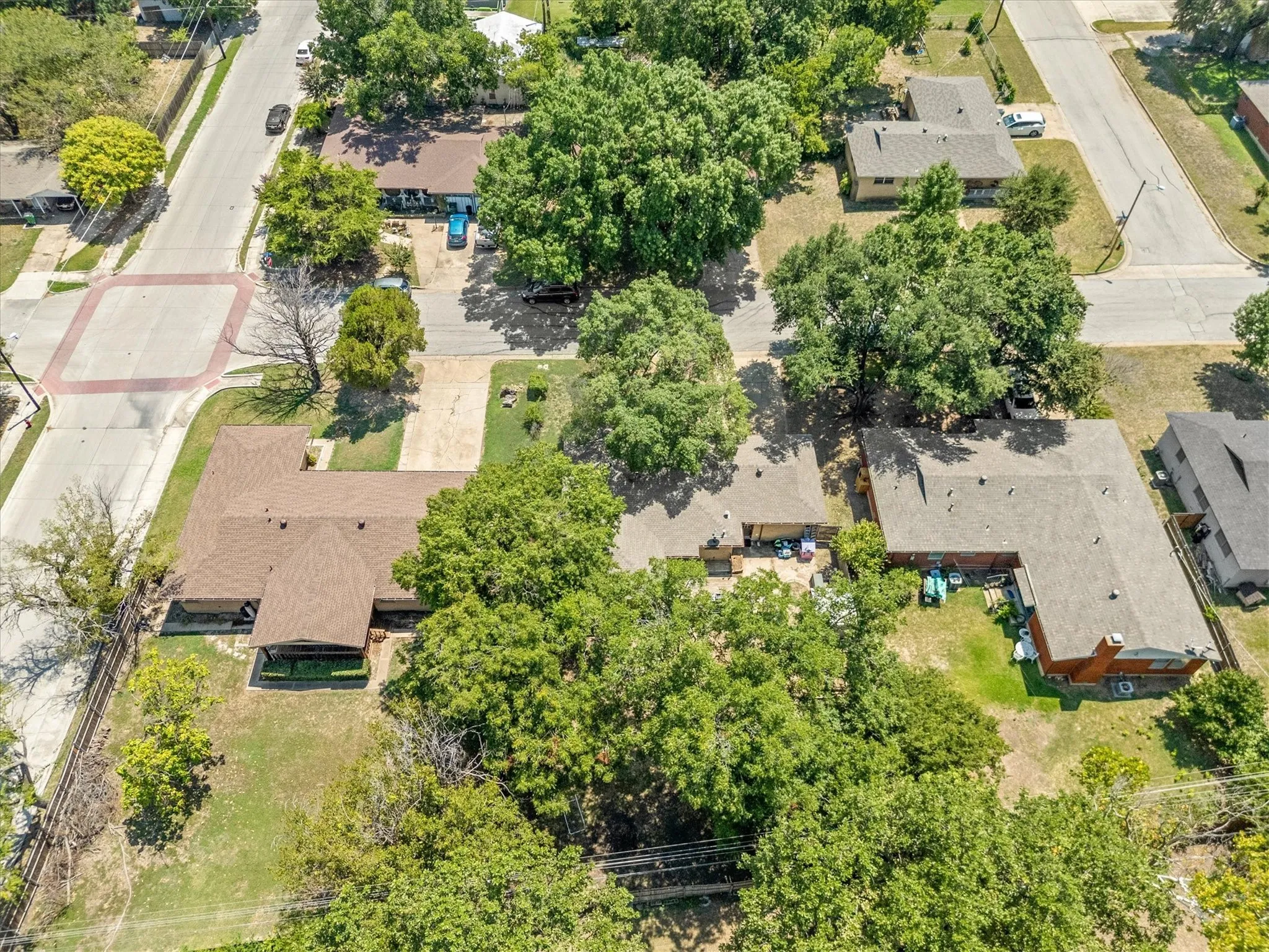 Single Family Residence For Sale in Tarrant County , 4709 Nadine Drive, Haltom City, Texas 76117, 3 Bedrooms, 2 Bathrooms, 2 Garage spaces, 1,297 Sqft, built in 1958, Preowned, Price $190,000, mls#20688959, Real Estate Agent in Haltom City, Homes For Sale in Tarrant county, Homes For Sale in Haltom City, Realtor in Haltom City Texas, Real Estate Brokerage Independent Realty Texas, Luminita Cordes Realtor